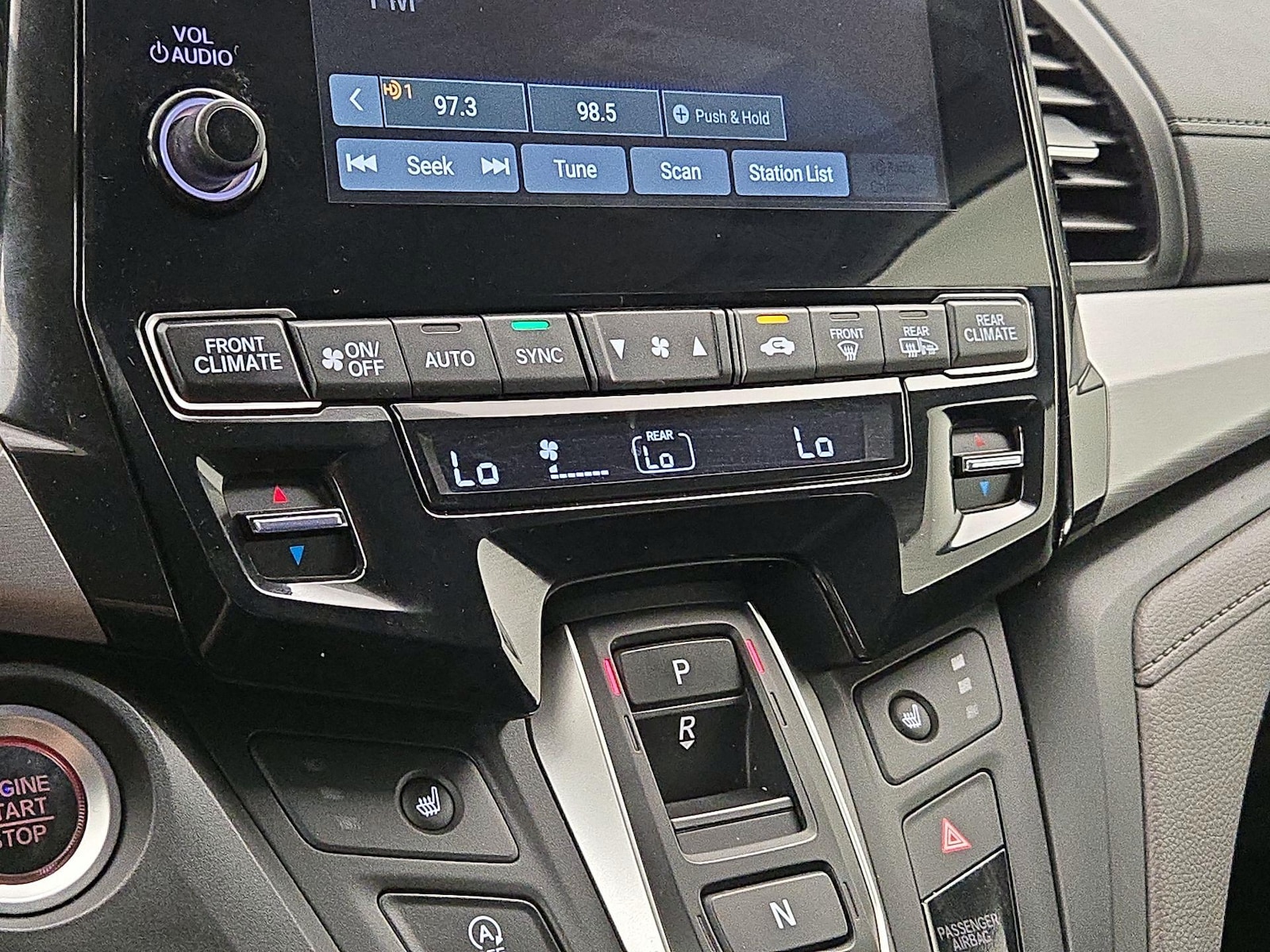 2024 Honda Odyssey EX-L - Photo 17