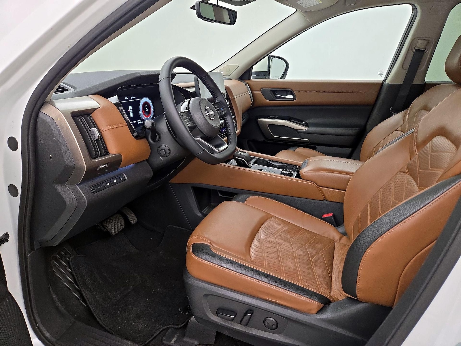 2023 Nissan Pathfinder Platinum - Photo 12
