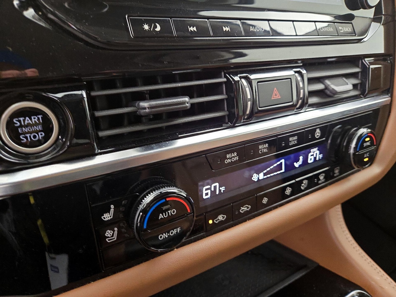 2023 Nissan Pathfinder Platinum - Photo 17