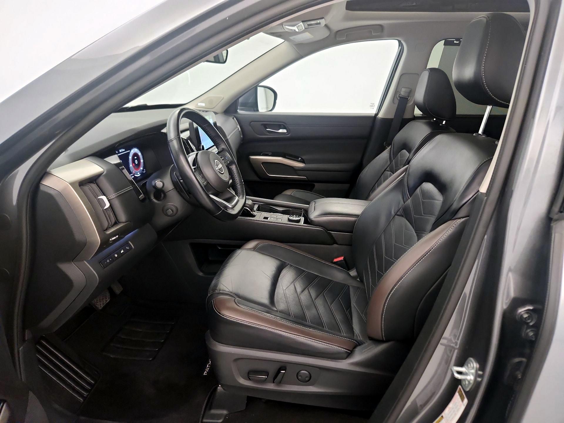 Thumbnail: 2023 Nissan Pathfinder - 11