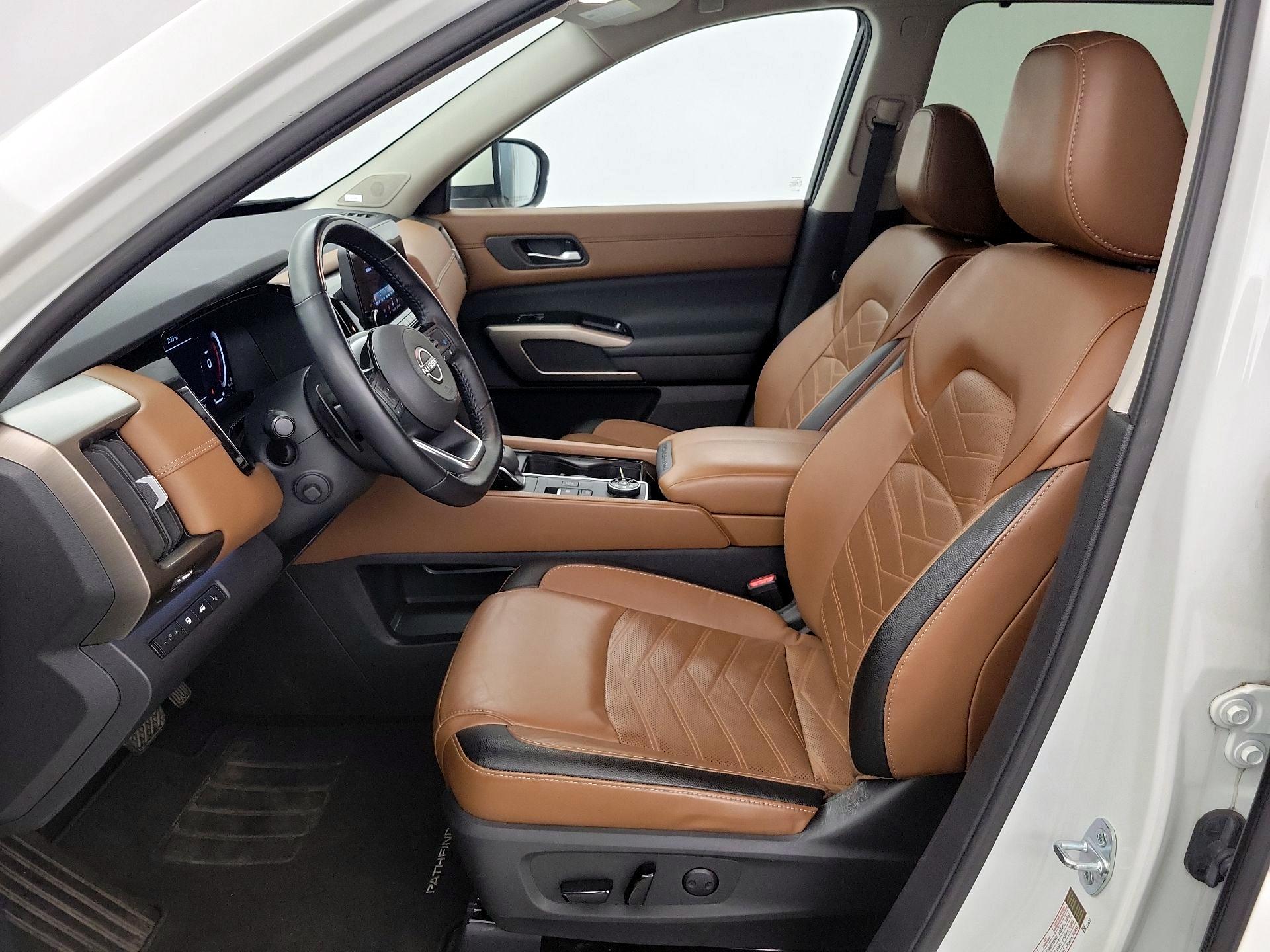 Thumbnail: 2023 Nissan Pathfinder - 11