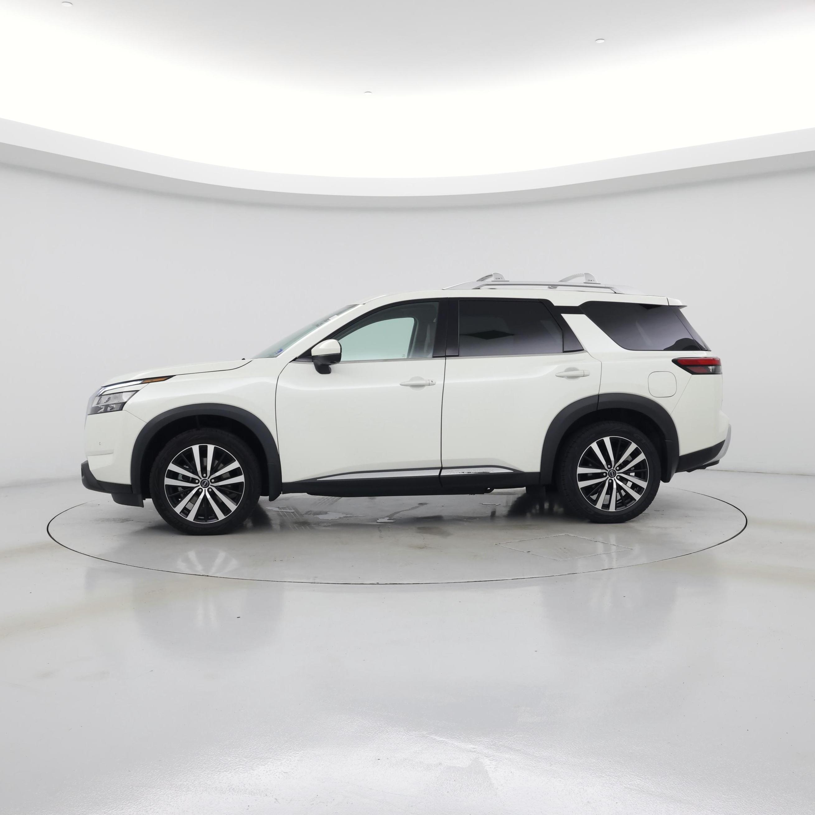 Thumbnail: 2023 Nissan Pathfinder - 3