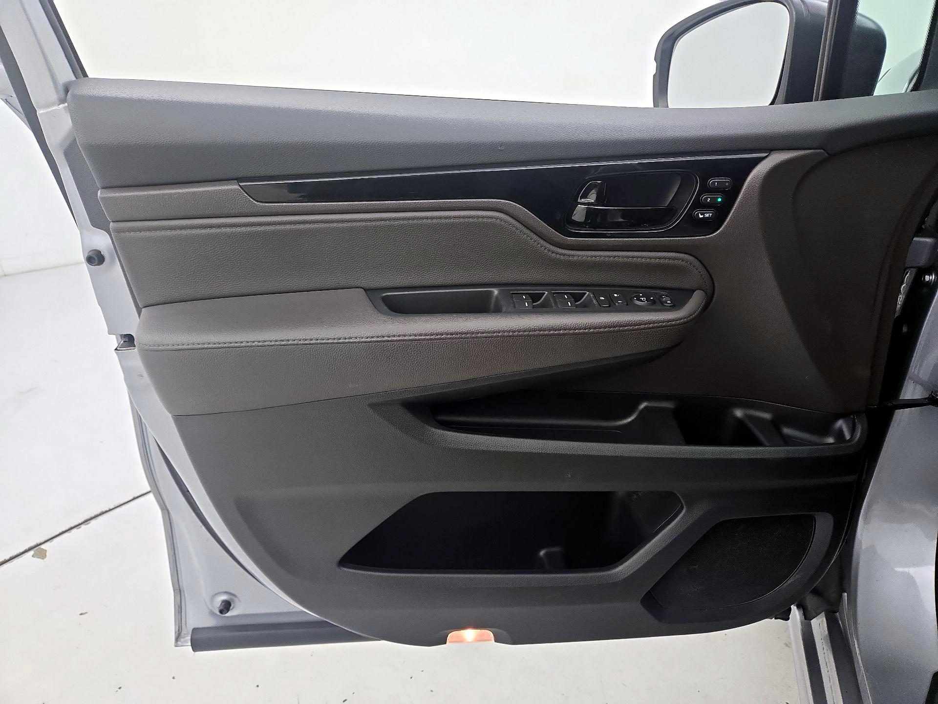 Thumbnail: 2023 Honda Odyssey - 12