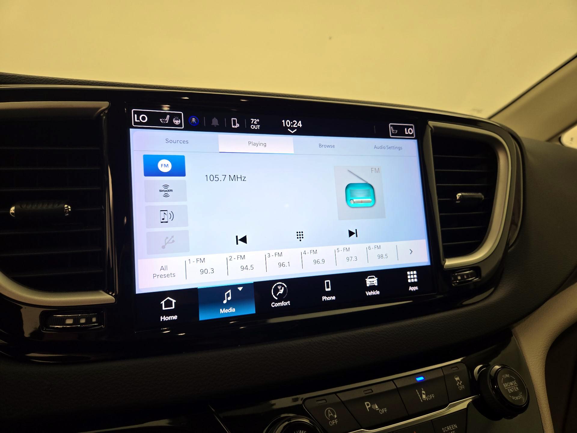 Thumbnail: 2023 Chrysler Pacifica - 15