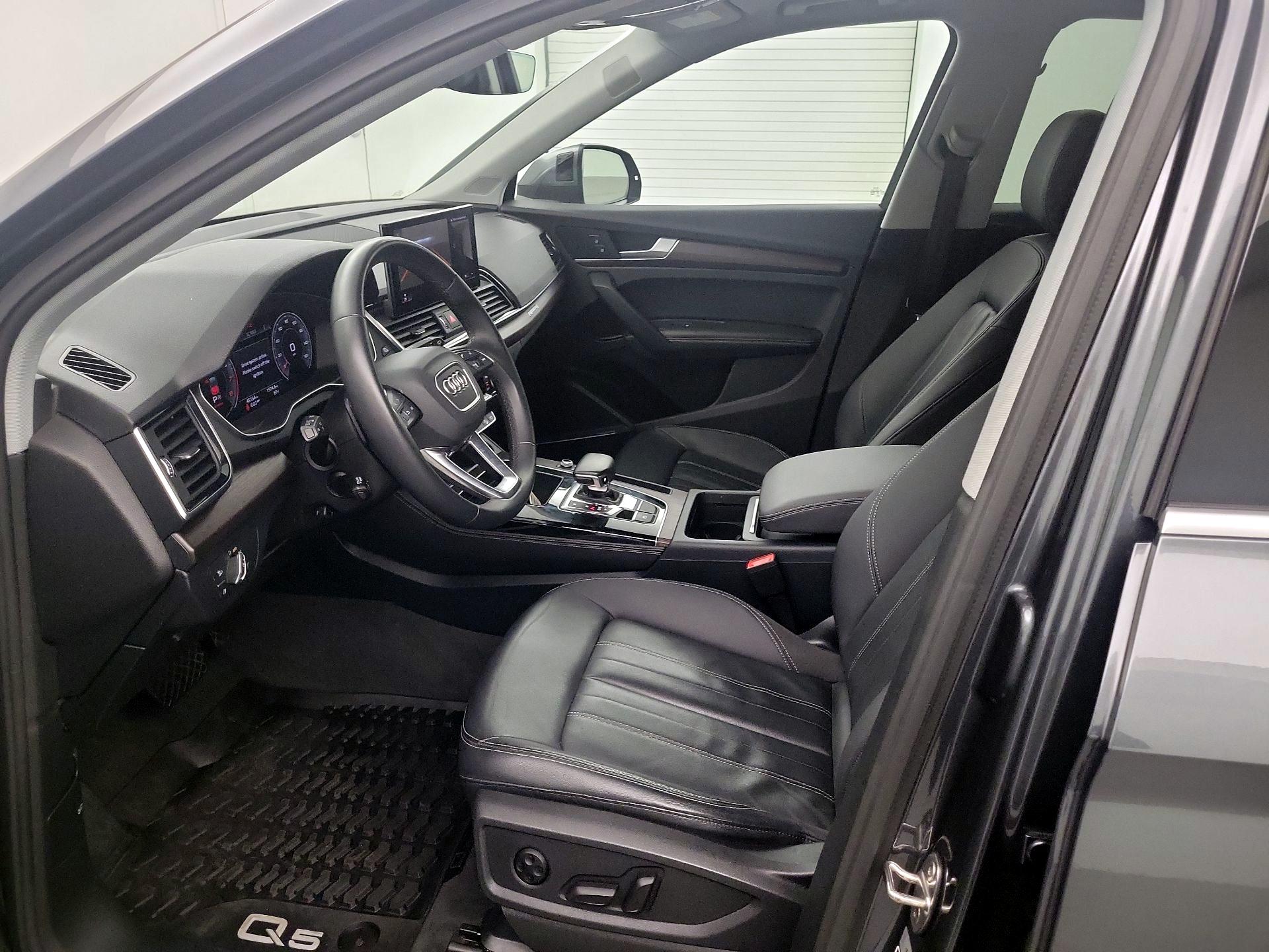 Thumbnail: 2022 Audi Q5 - 11