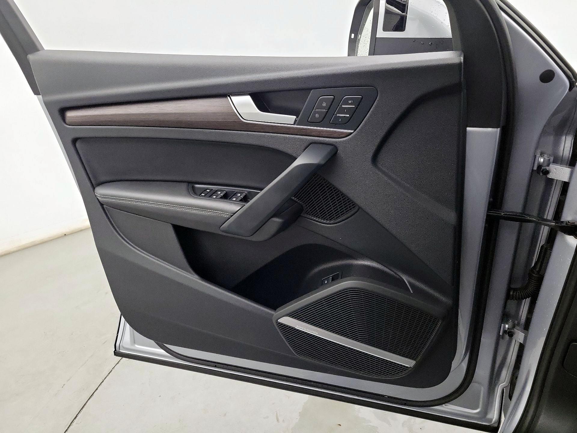 Thumbnail: 2023 Audi Q5 - 10