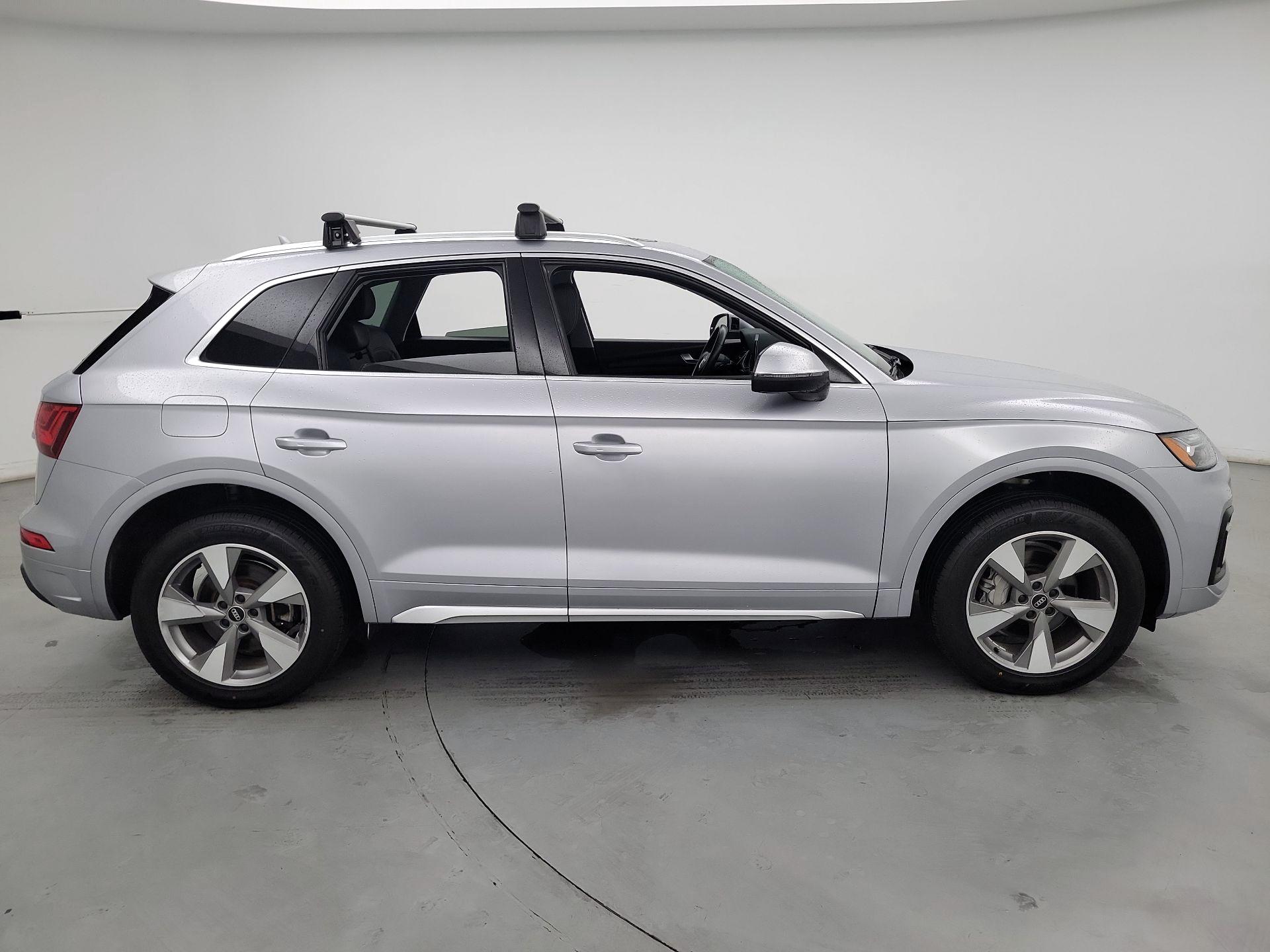 Thumbnail: 2023 Audi Q5 - 4