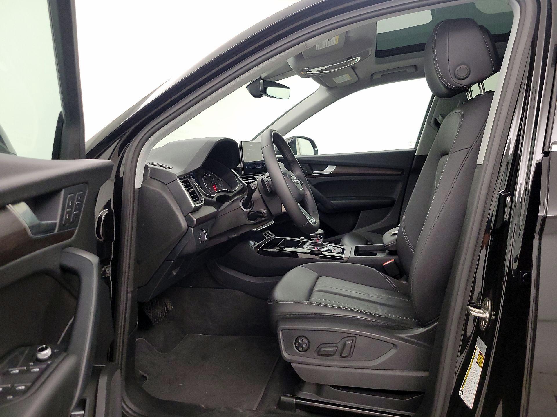 Thumbnail: 2023 Audi Q5 - 11