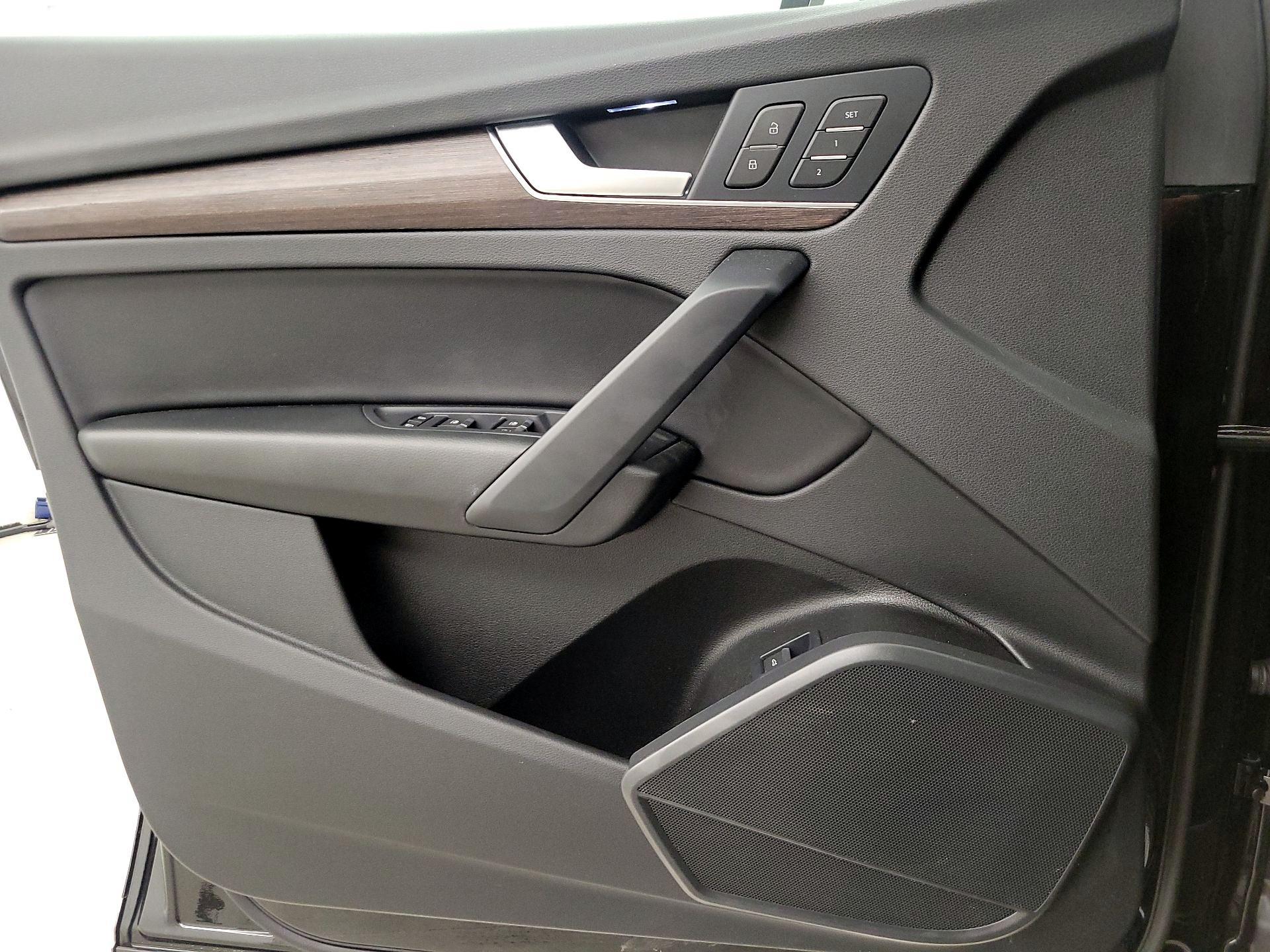 Thumbnail: 2023 Audi Q5 - 12