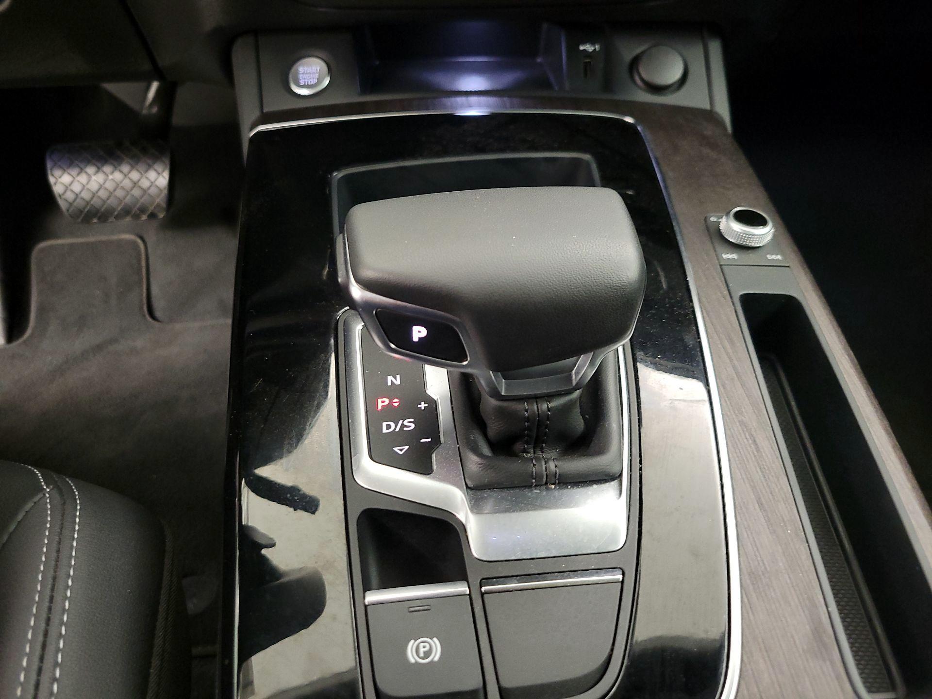 Thumbnail: 2023 Audi Q5 - 17
