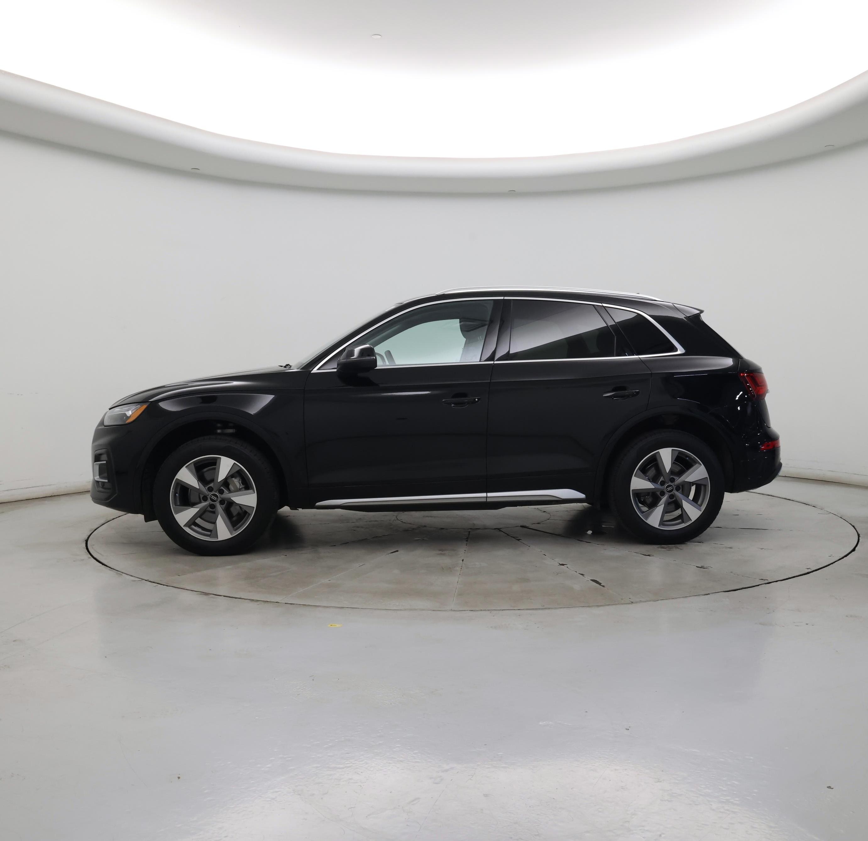 Thumbnail: 2023 Audi Q5 - 3