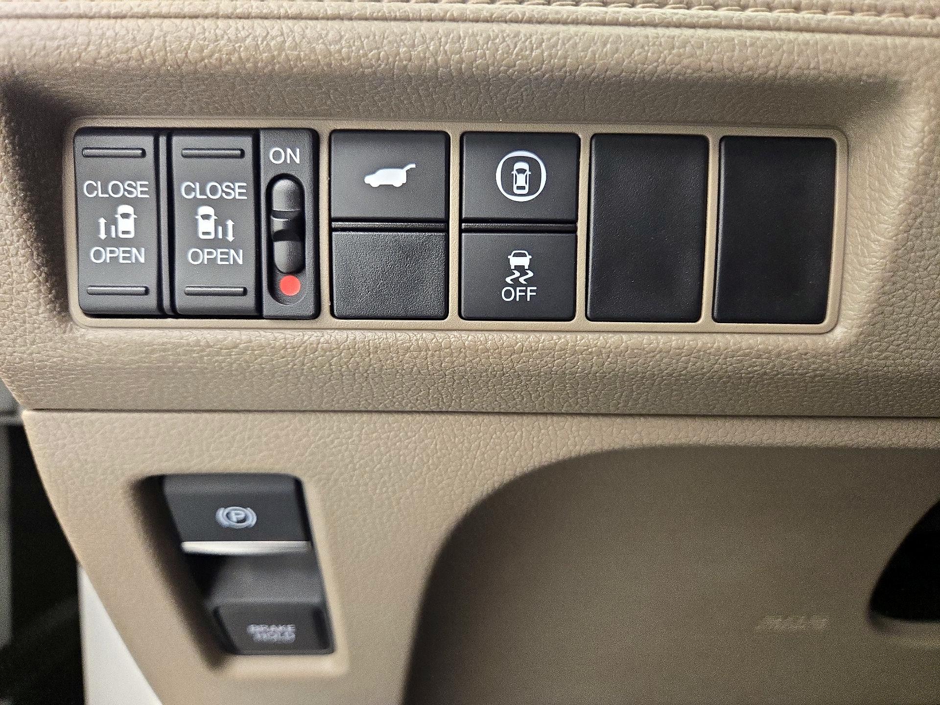 Thumbnail: 2021 Honda Odyssey - 13