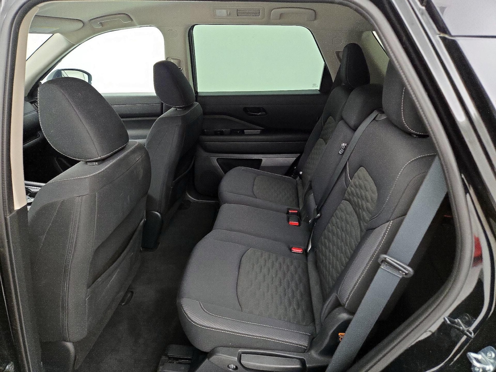 2024 Nissan Pathfinder SV - Photo 20