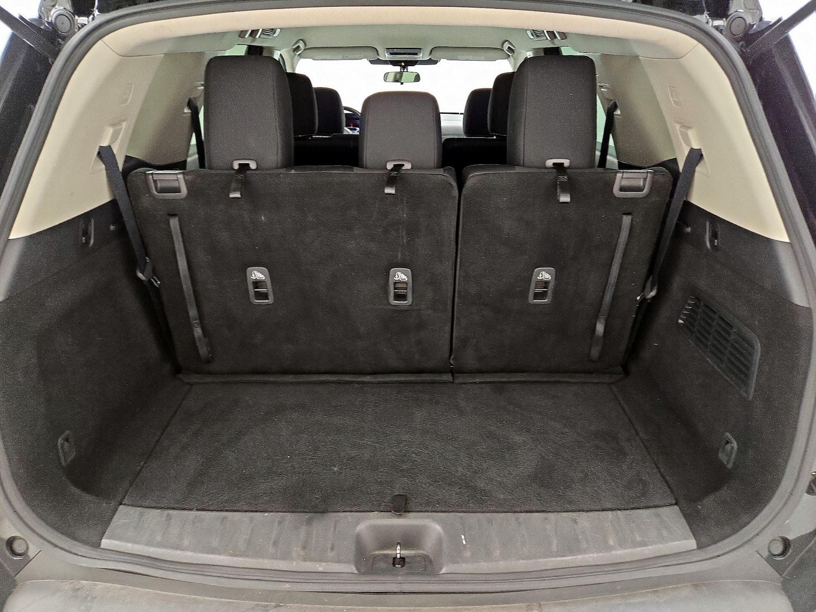 2024 Nissan Pathfinder SV - Photo 22