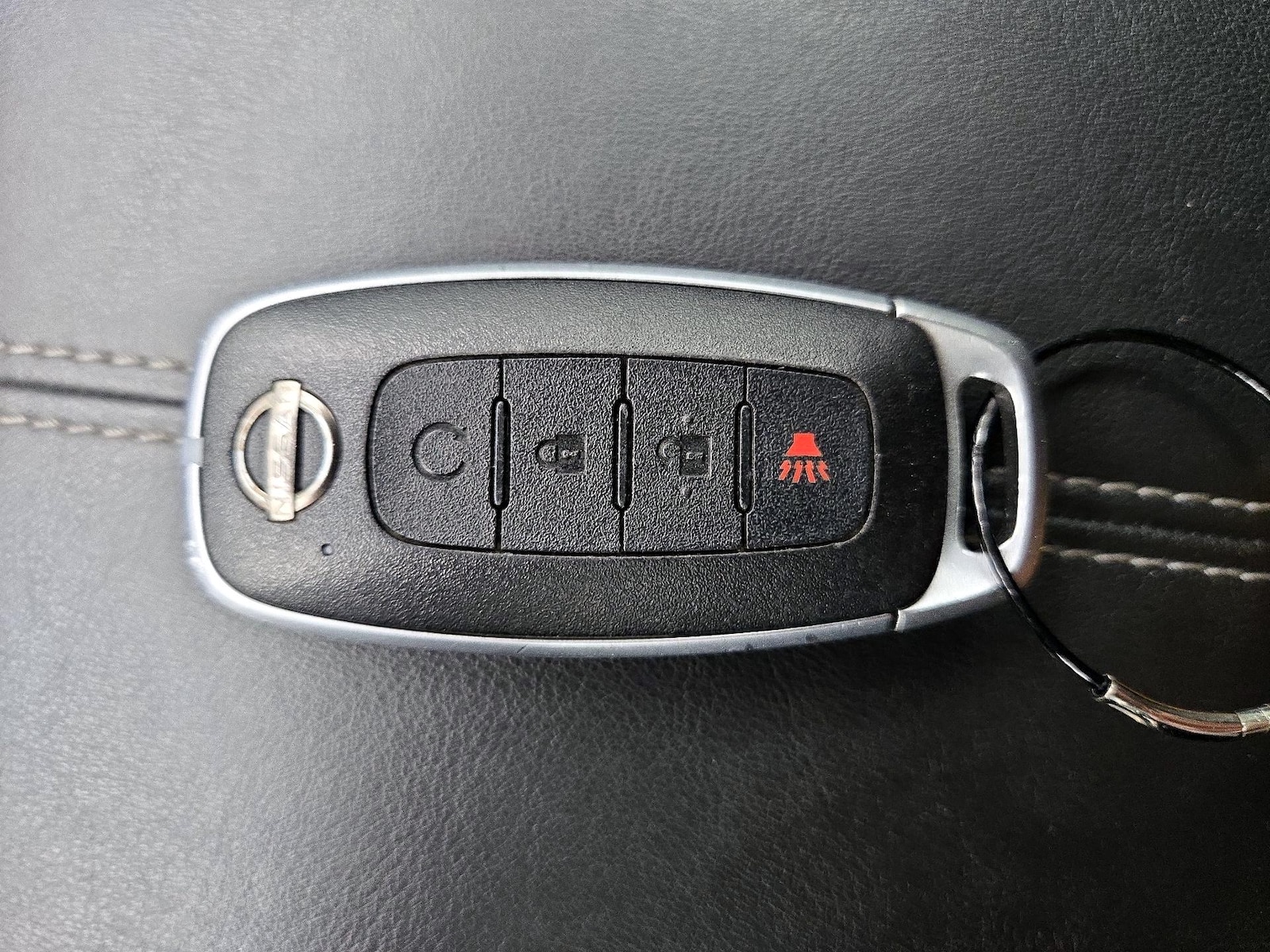 2024 Nissan Pathfinder SV - Photo 25