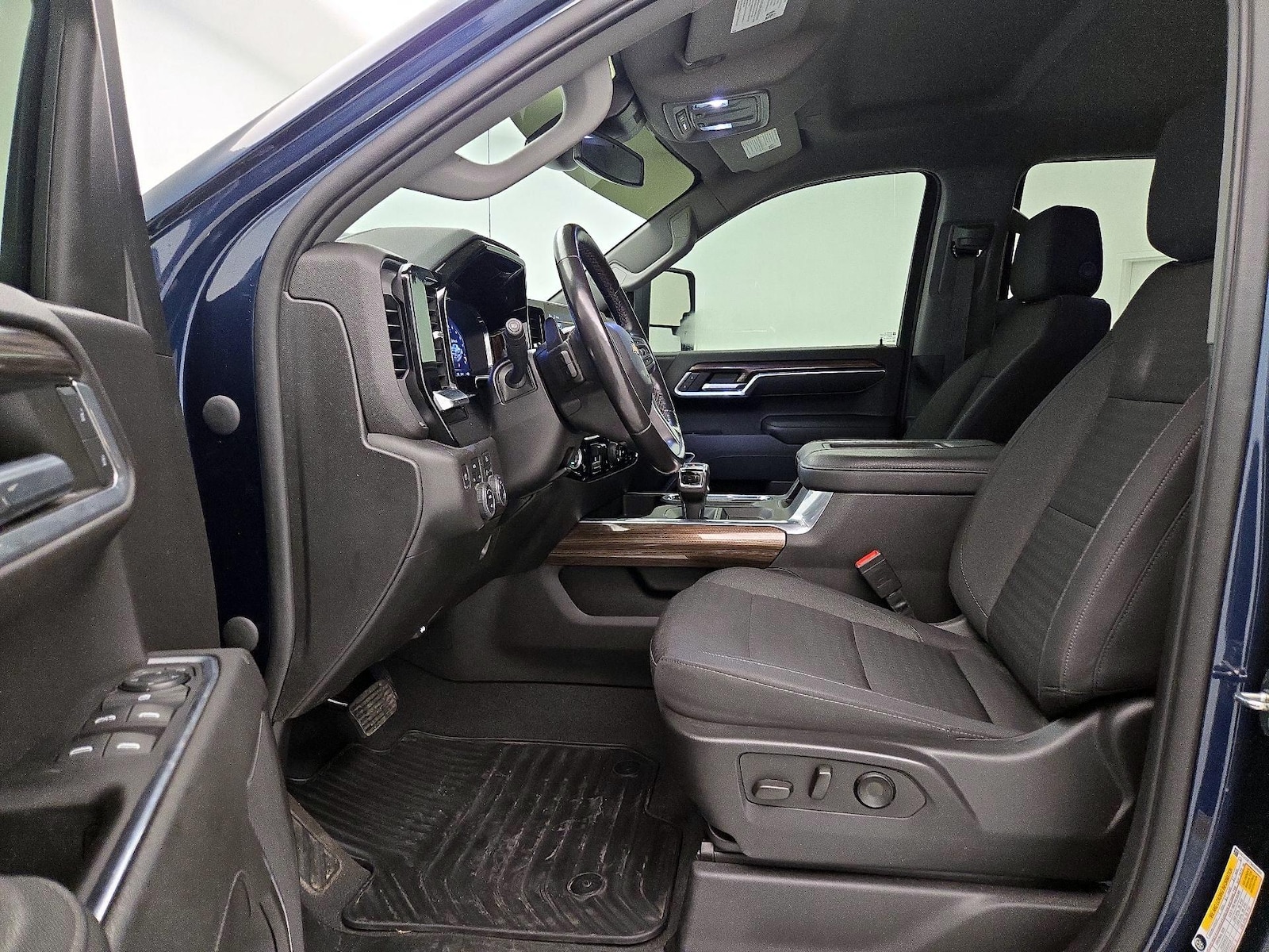 2022 Chevrolet Silverado 1500 LT - Photo 12