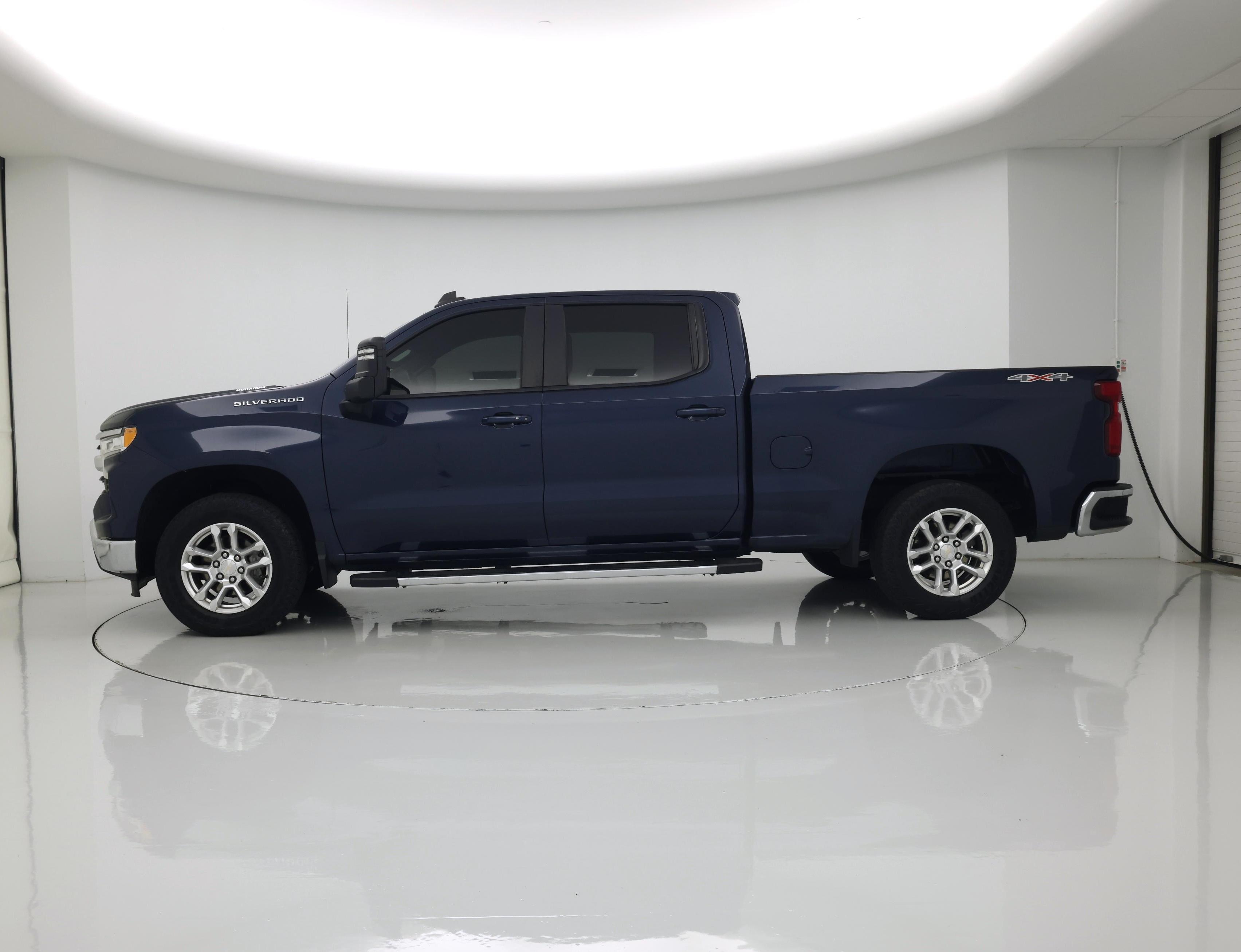 Thumbnail: 2022 Chevrolet Silverado 1500 - 3