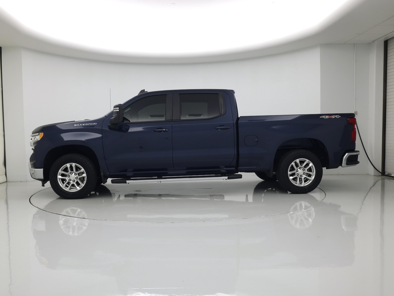 2022 Chevrolet Silverado 1500 LT - Photo 4