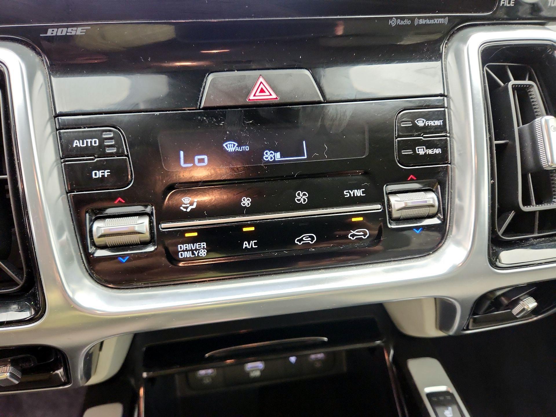 Thumbnail: 2023 Kia Sorento - 17