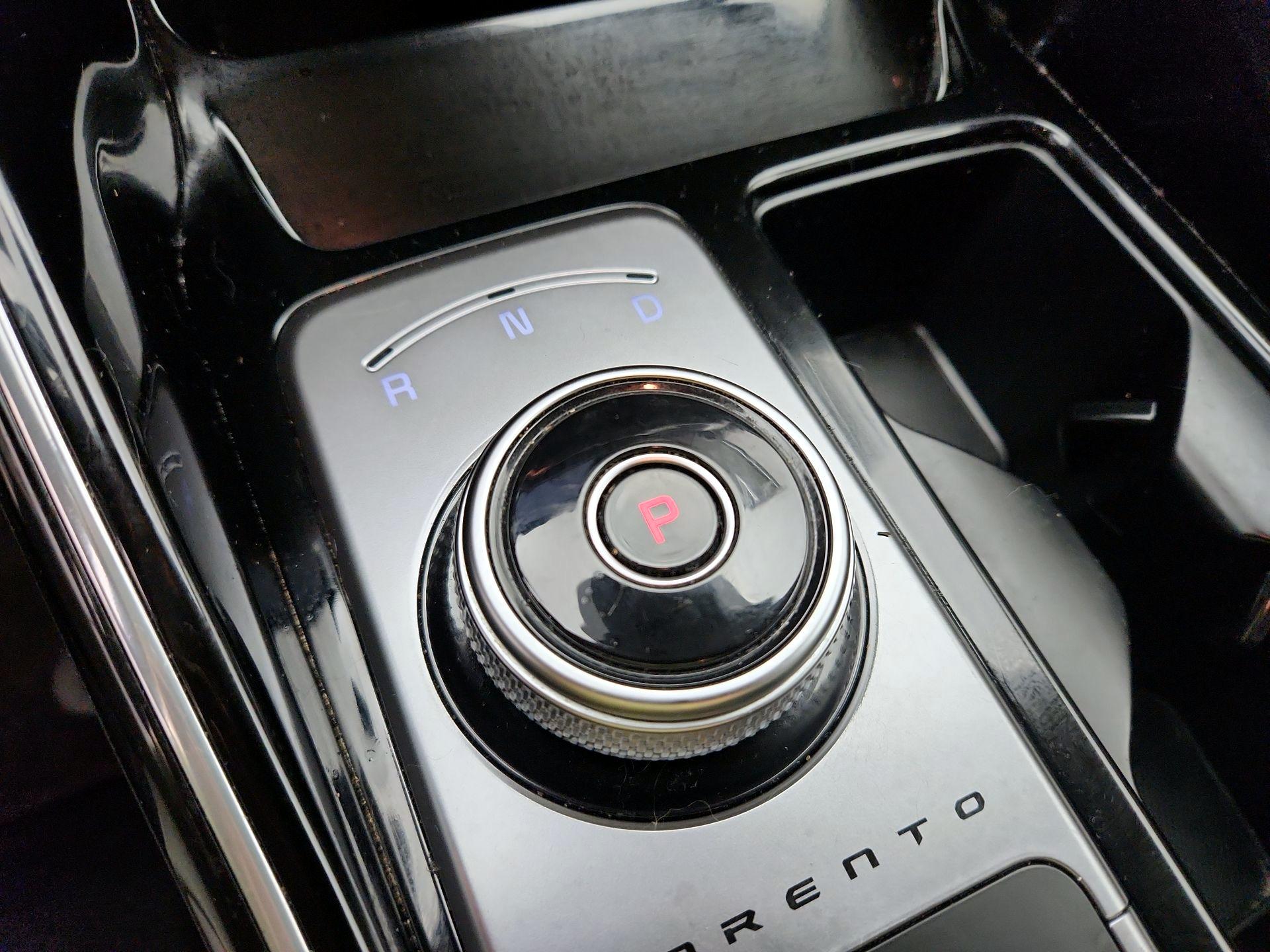 Thumbnail: 2023 Kia Sorento - 18
