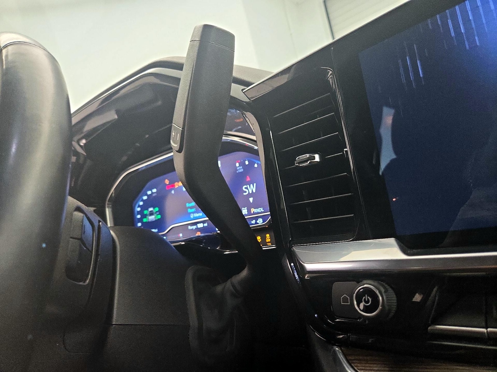 2023 Chevrolet Silverado 1500 LT - Photo 19