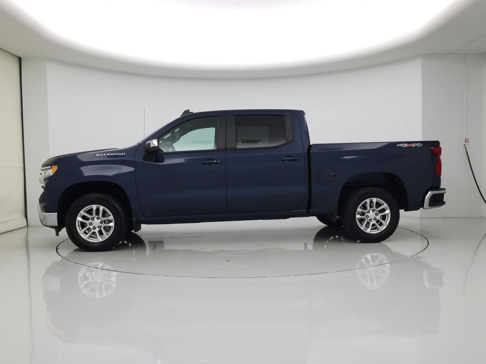 2023 Chevrolet Silverado 1500 LT - Photo 4