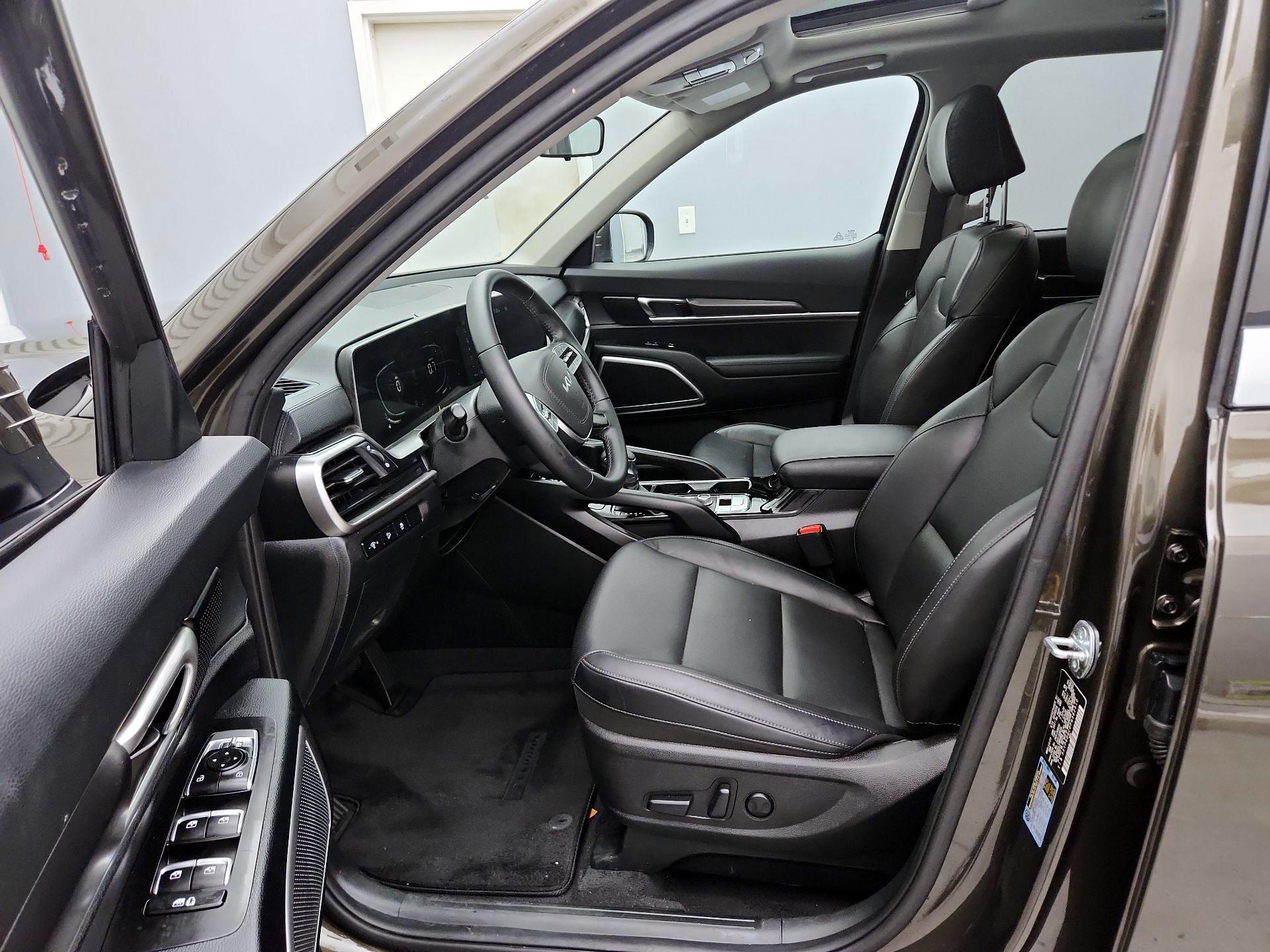 Thumbnail: 2023 Kia Telluride - 11