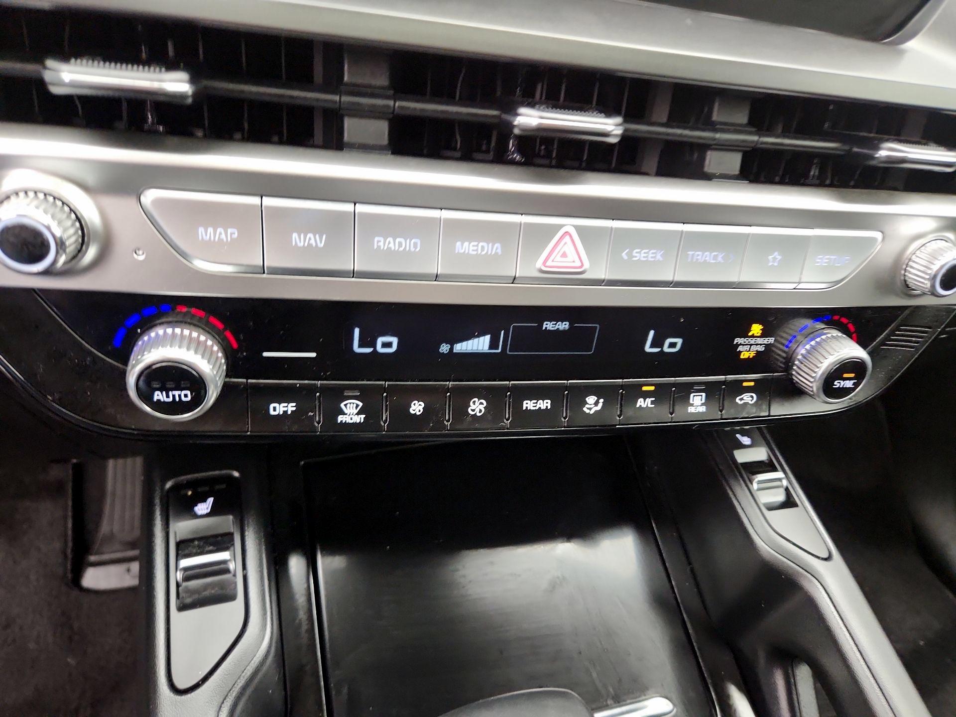 Thumbnail: 2023 Kia Telluride - 17