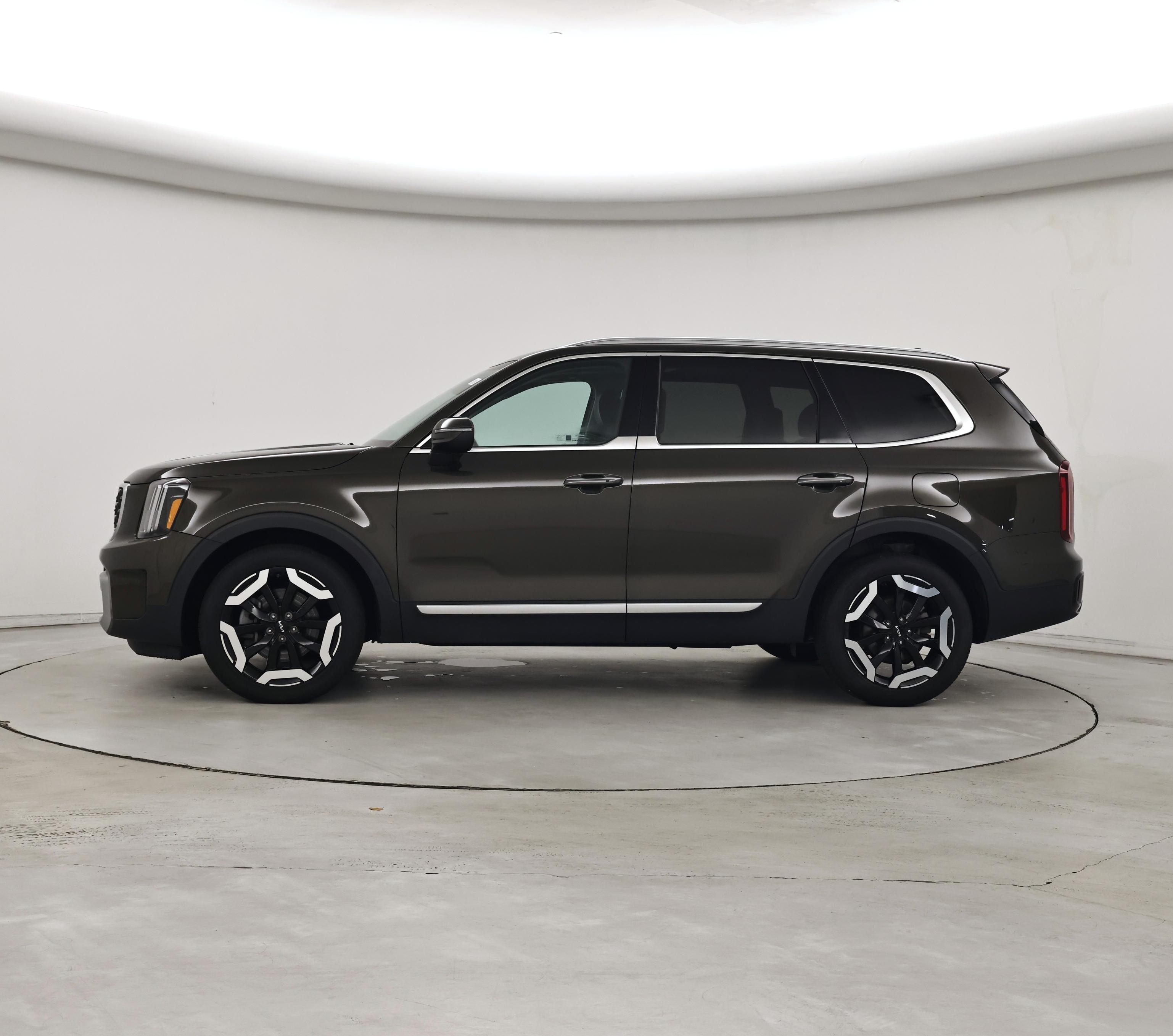 Thumbnail: 2023 Kia Telluride - 3