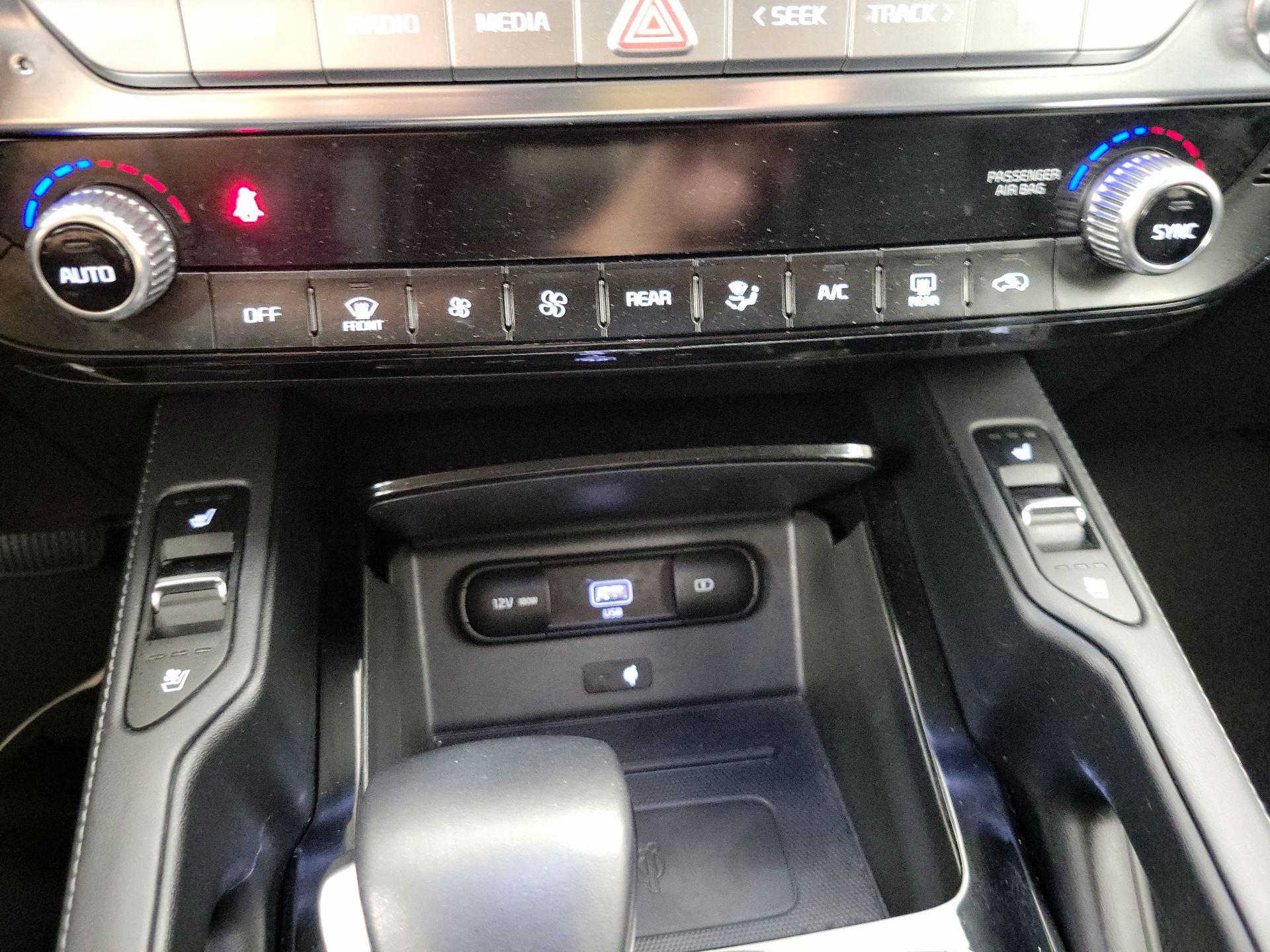 Thumbnail: 2022 Kia Telluride - 16