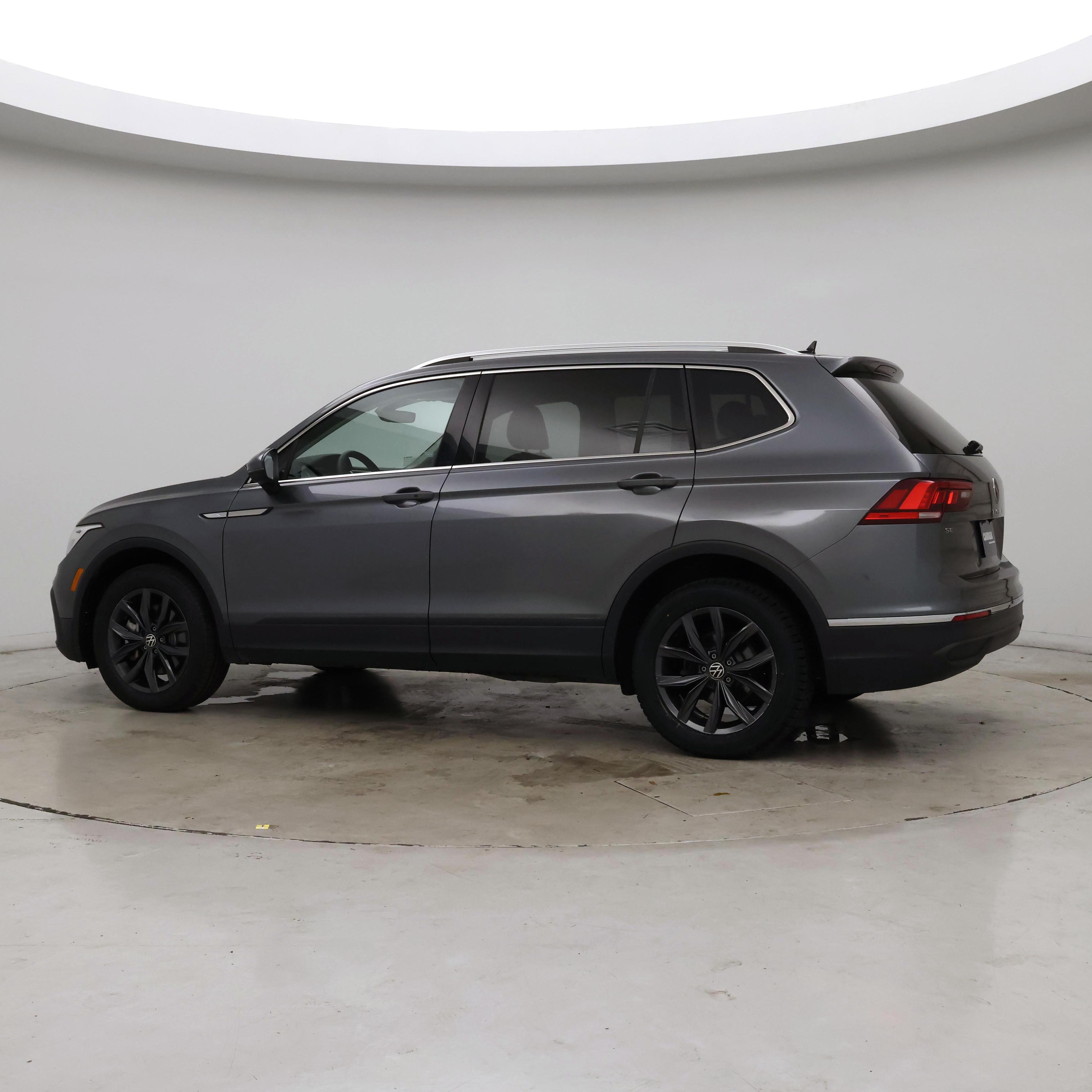 Thumbnail: 2023 Volkswagen Tiguan - 2