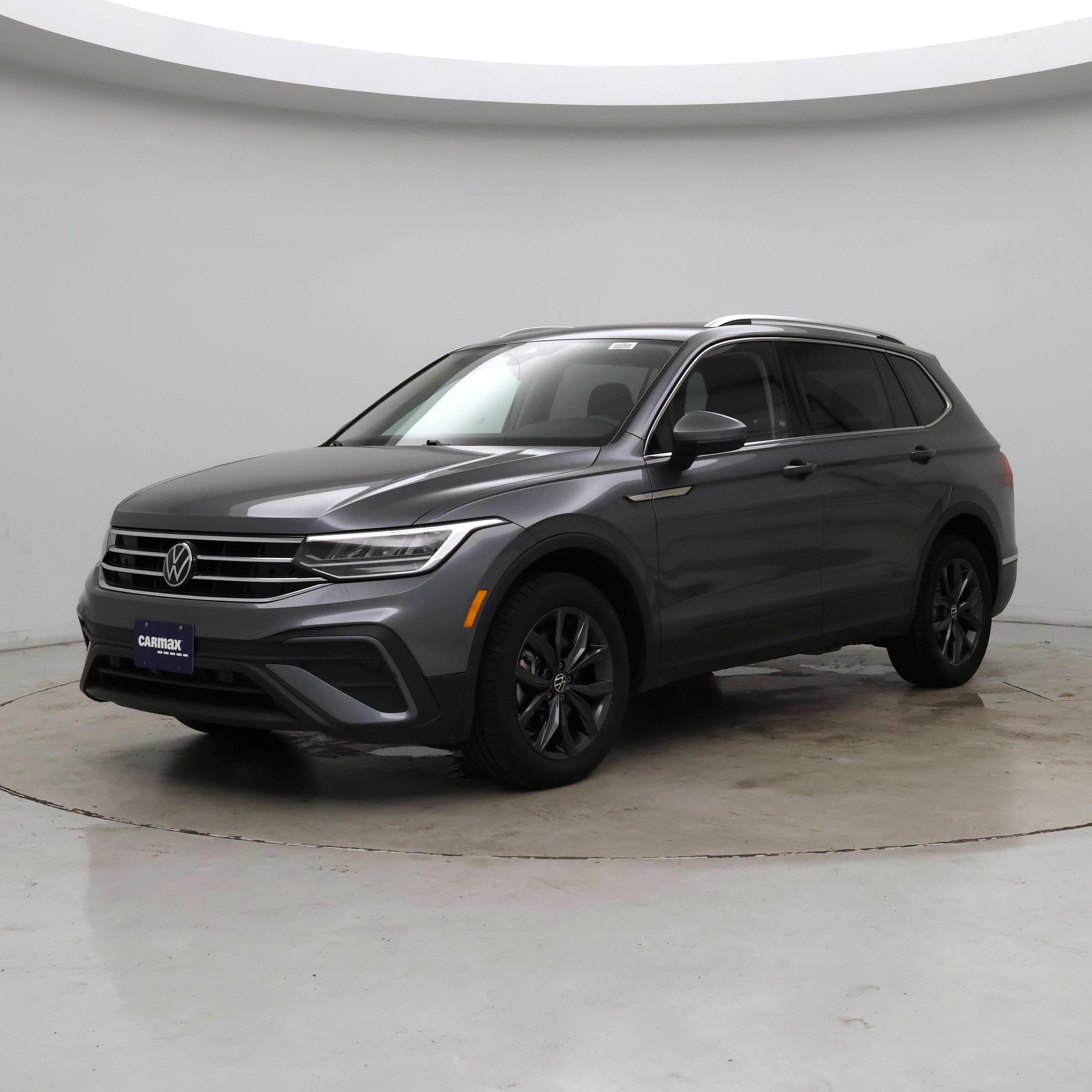 Thumbnail: 2023 Volkswagen Tiguan - 4