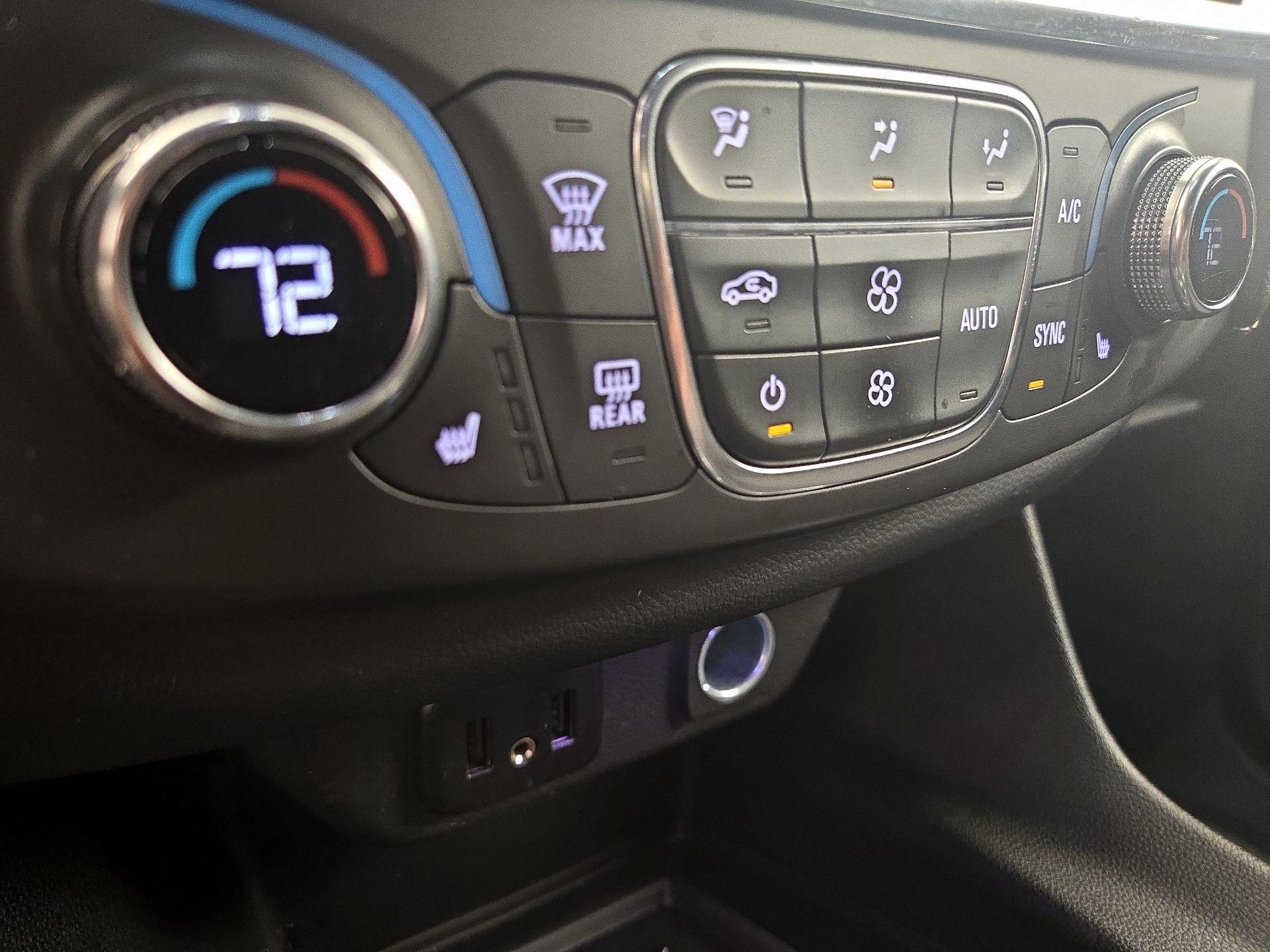 Thumbnail: 2023 Chevrolet Traverse - 16