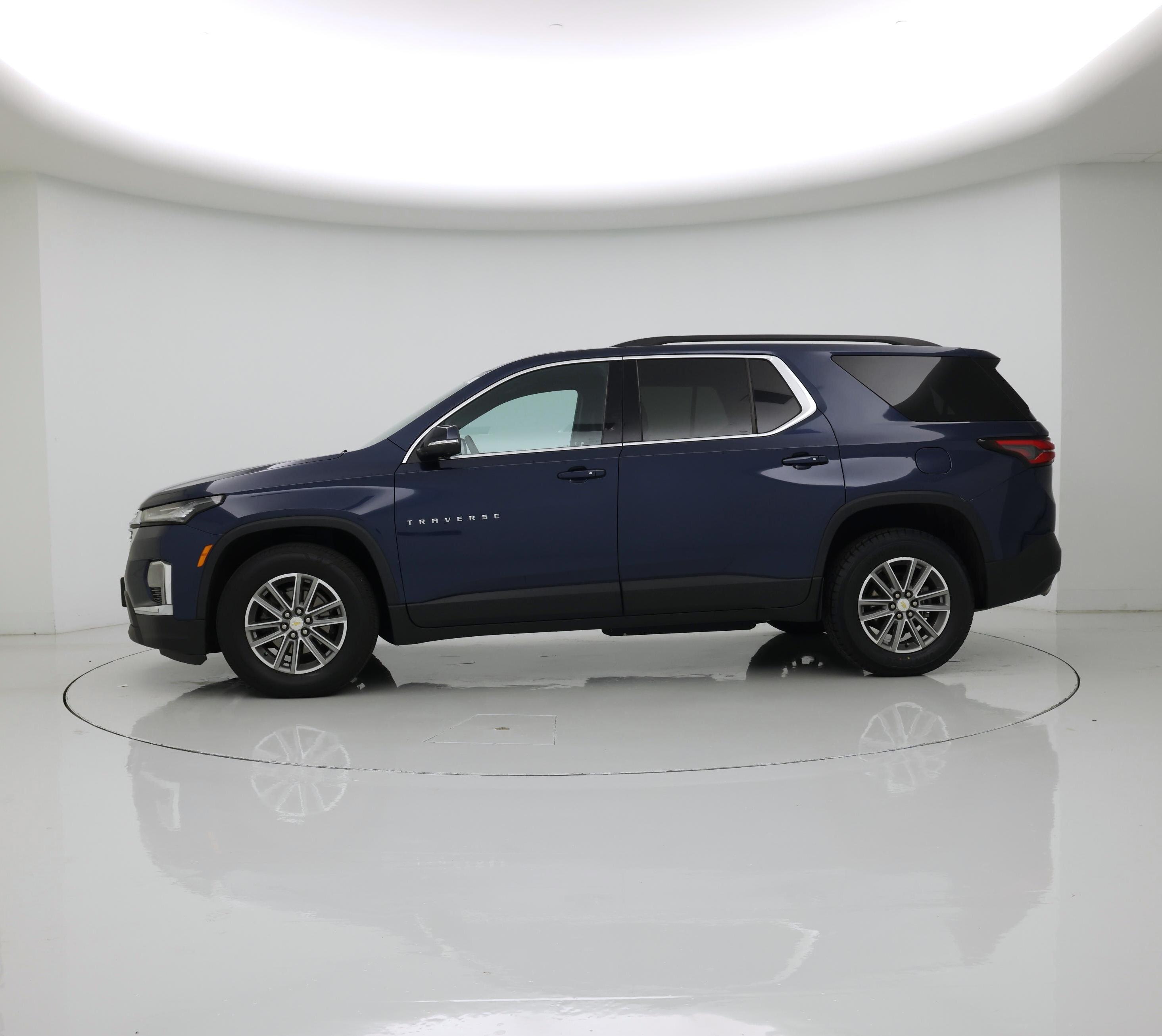 Thumbnail: 2023 Chevrolet Traverse - 3