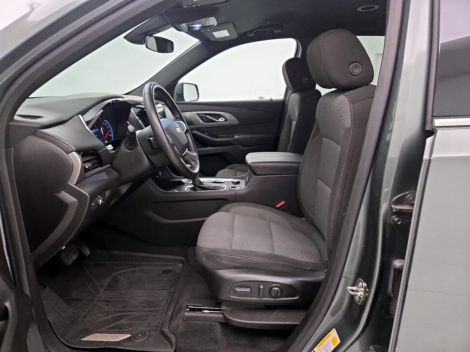 2023 Chevrolet Traverse 1LT - Photo 12