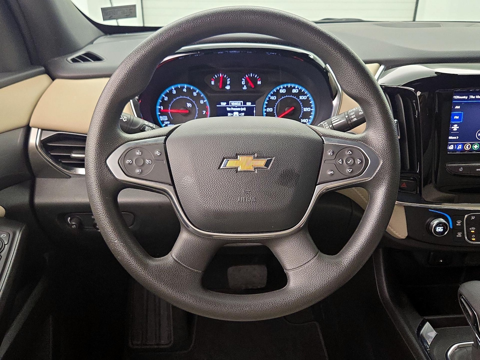 2023 Chevrolet Traverse LS - Photo 11