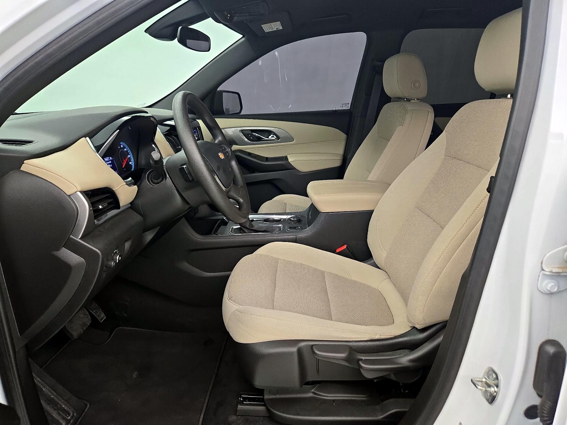 Thumbnail: 2023 Chevrolet Traverse - 11