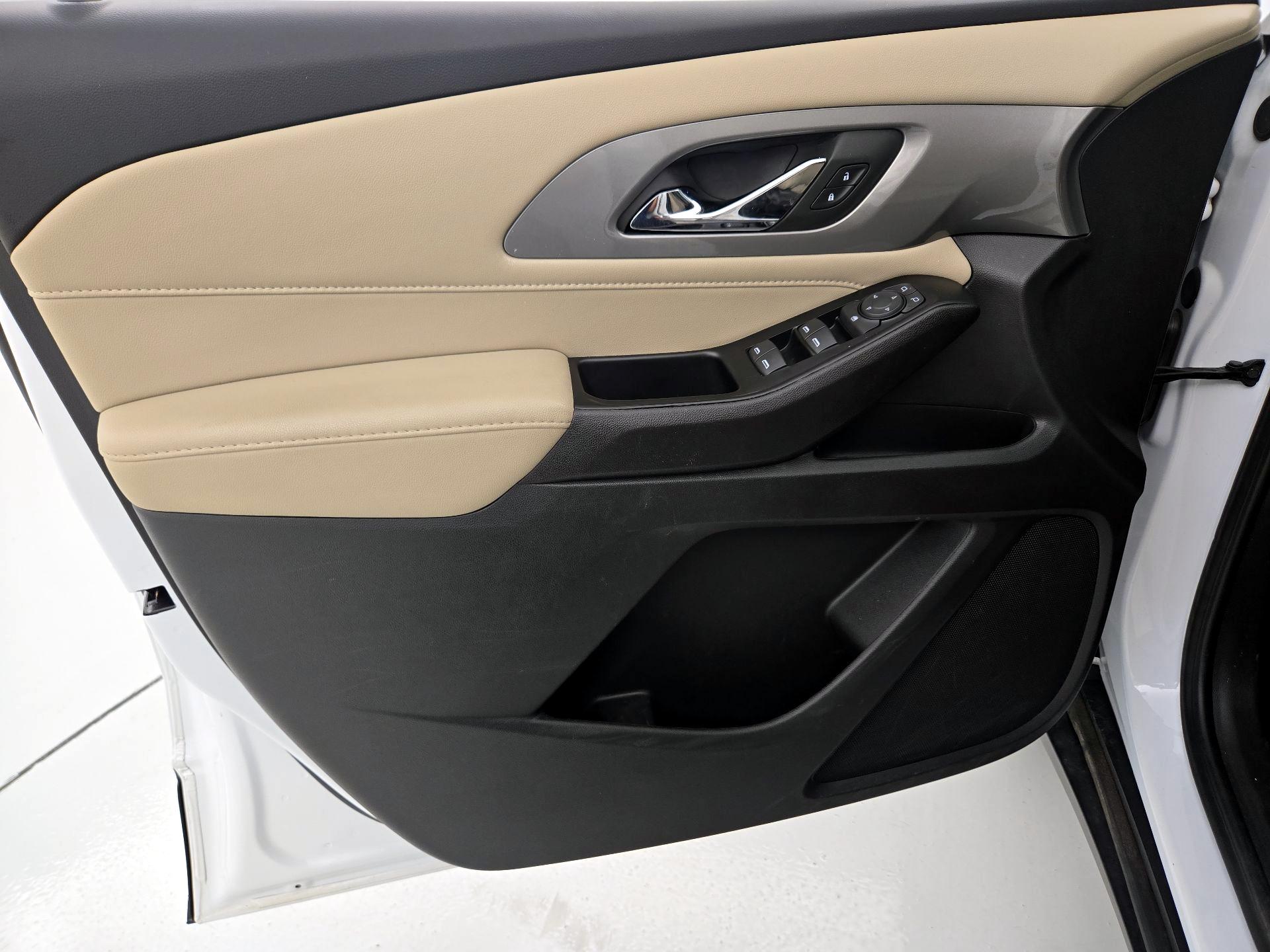 Thumbnail: 2023 Chevrolet Traverse - 12