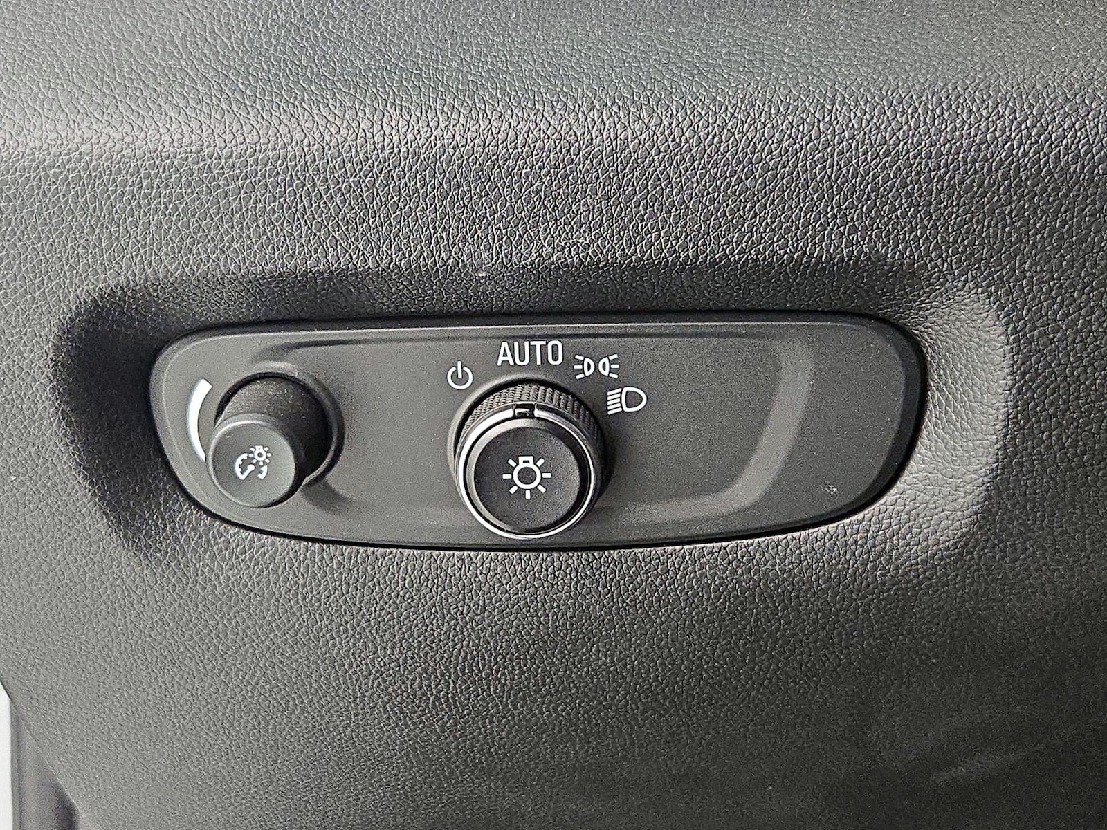 2023 Chevrolet Traverse LS - Photo 14