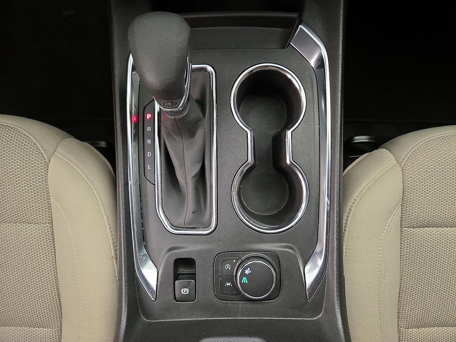 2023 Chevrolet Traverse LS - Photo 18