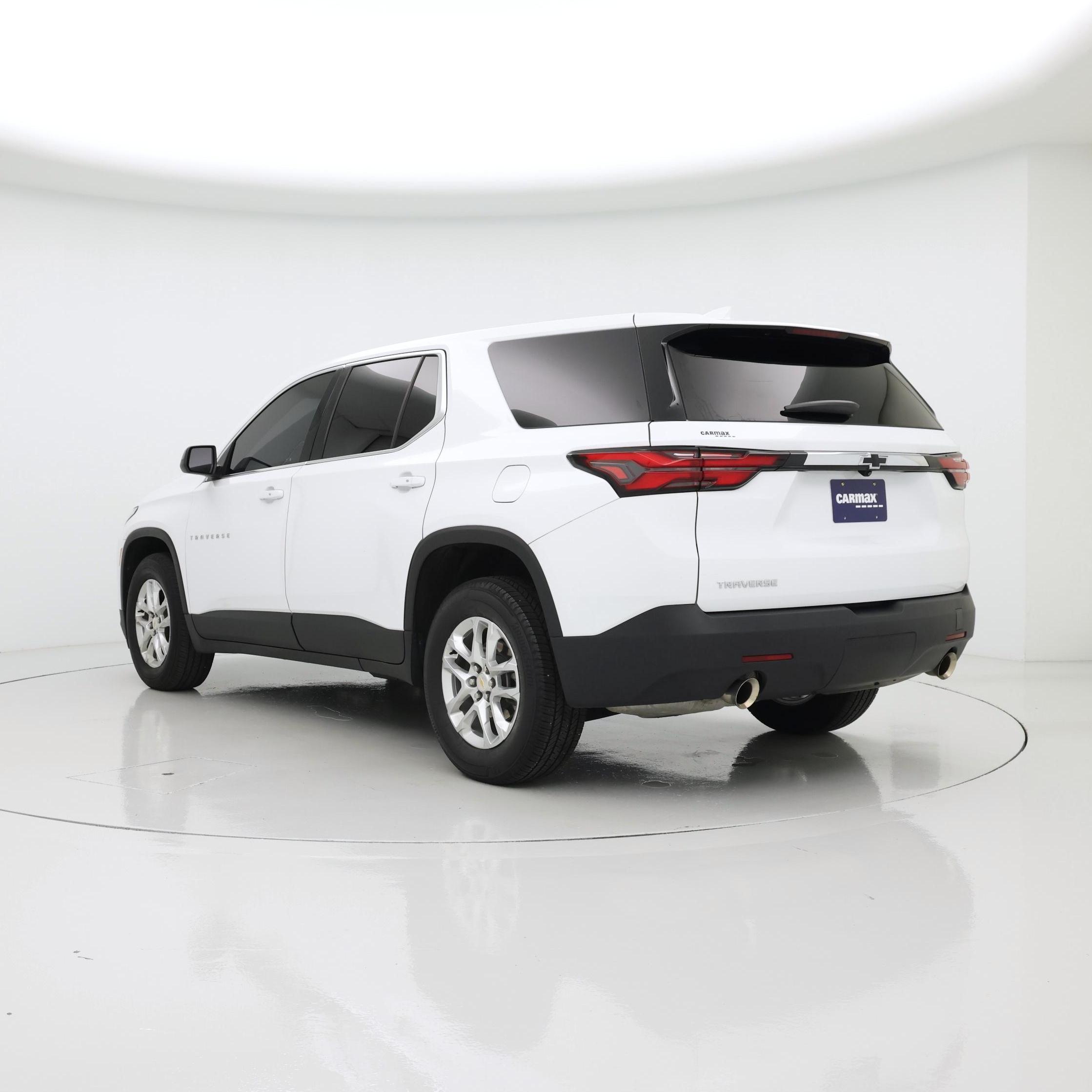 Thumbnail: 2023 Chevrolet Traverse - 2
