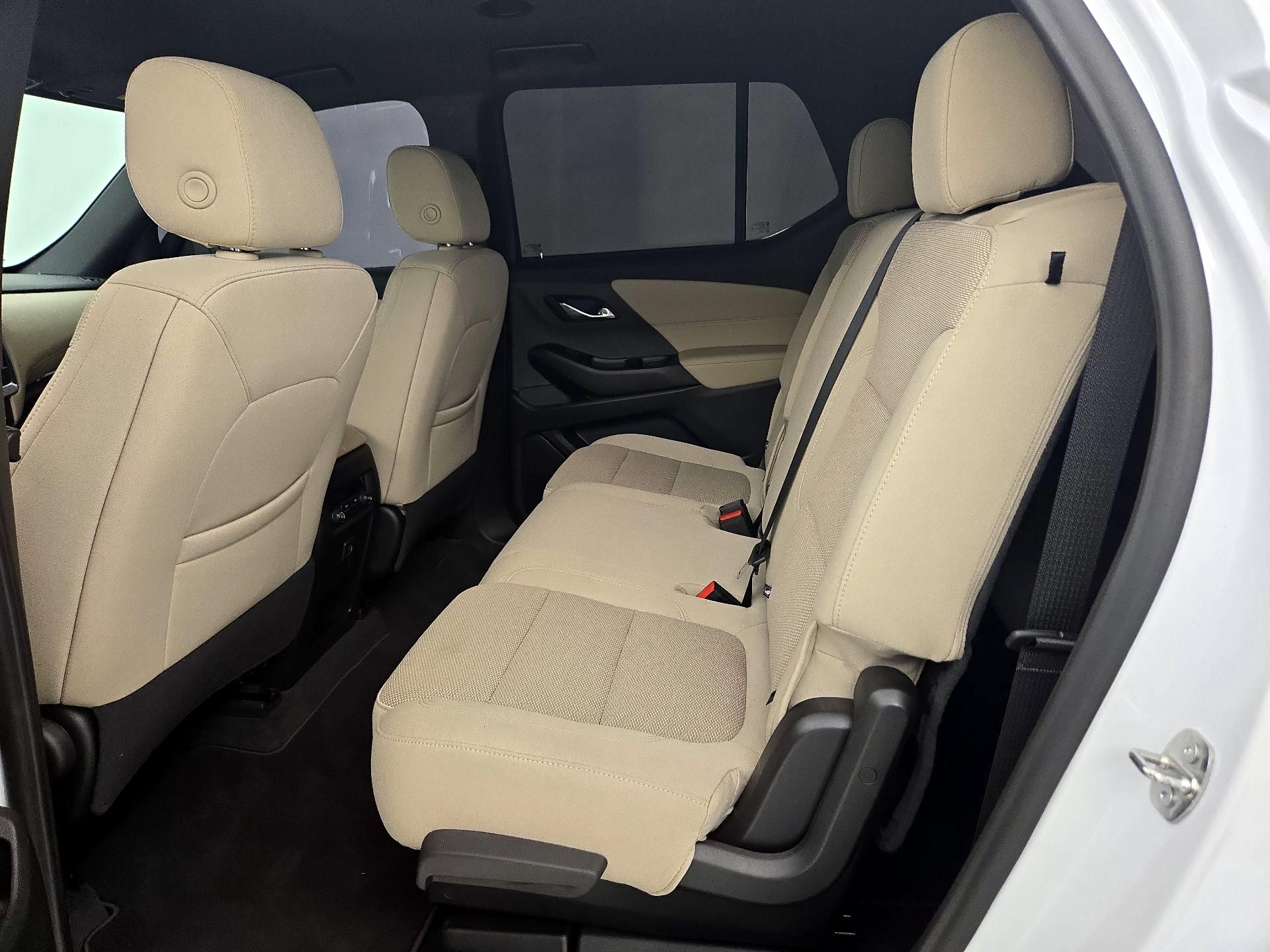 Thumbnail: 2023 Chevrolet Traverse - 19