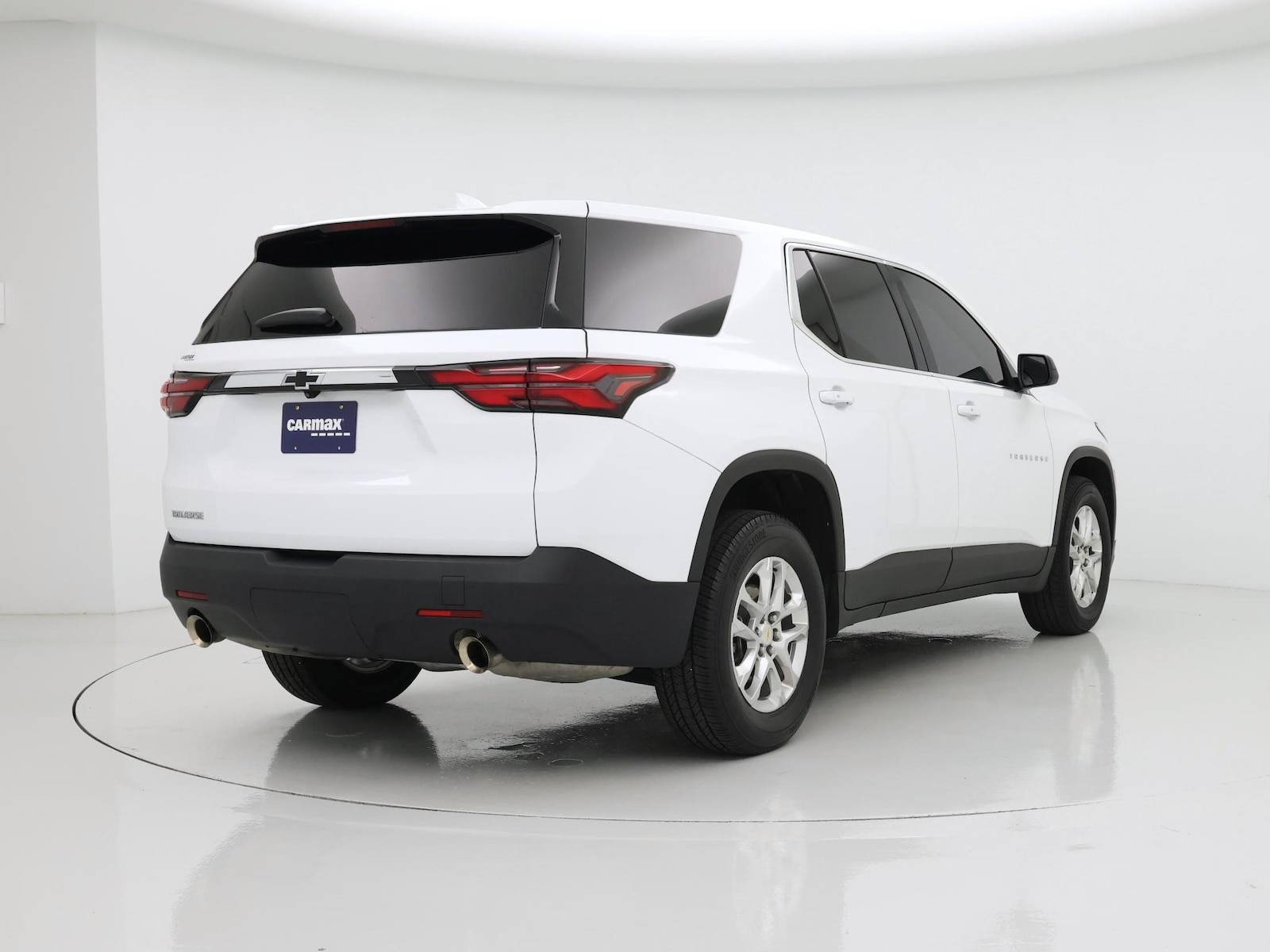 2023 Chevrolet Traverse LS - Photo 9