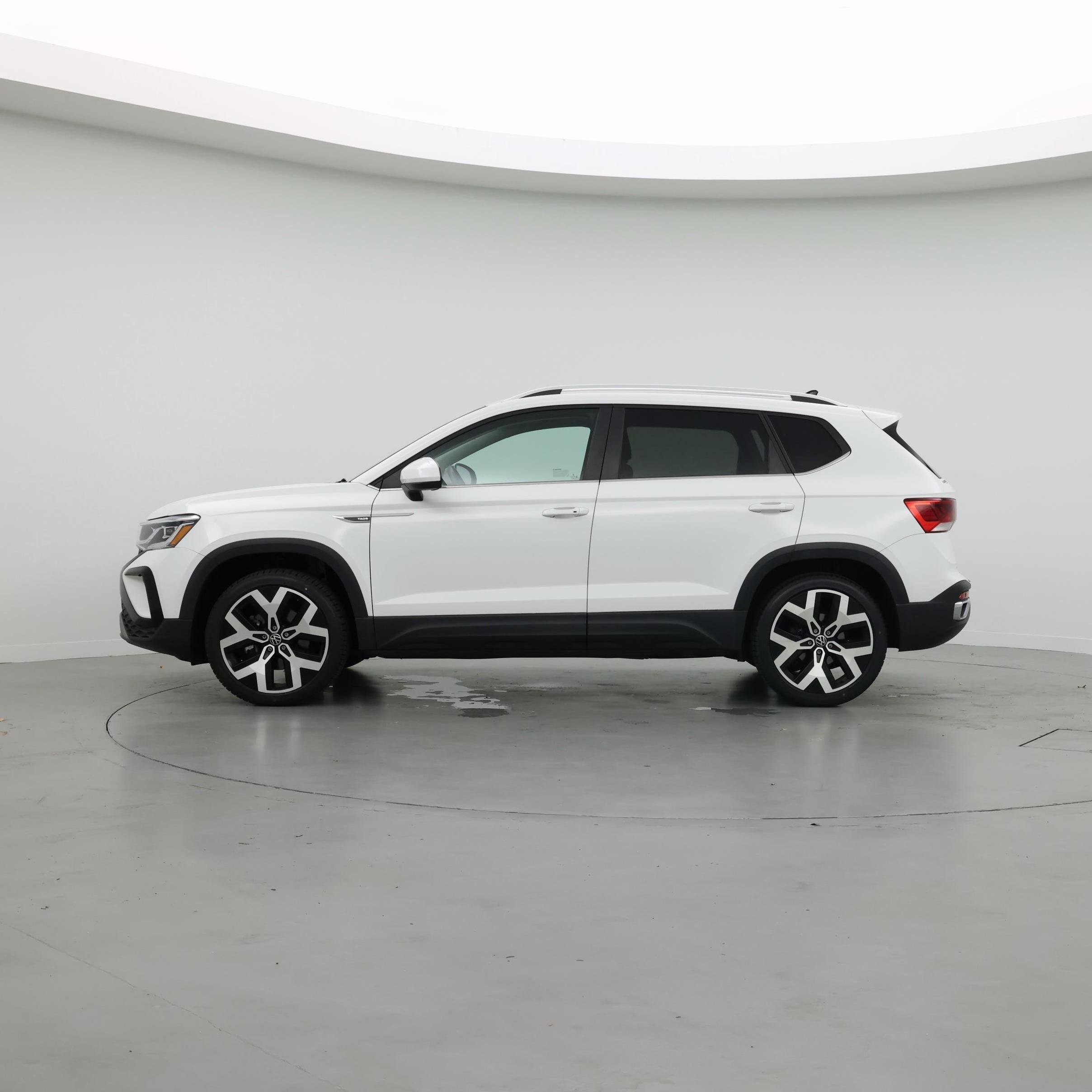 Thumbnail: 2022 Volkswagen Taos - 3