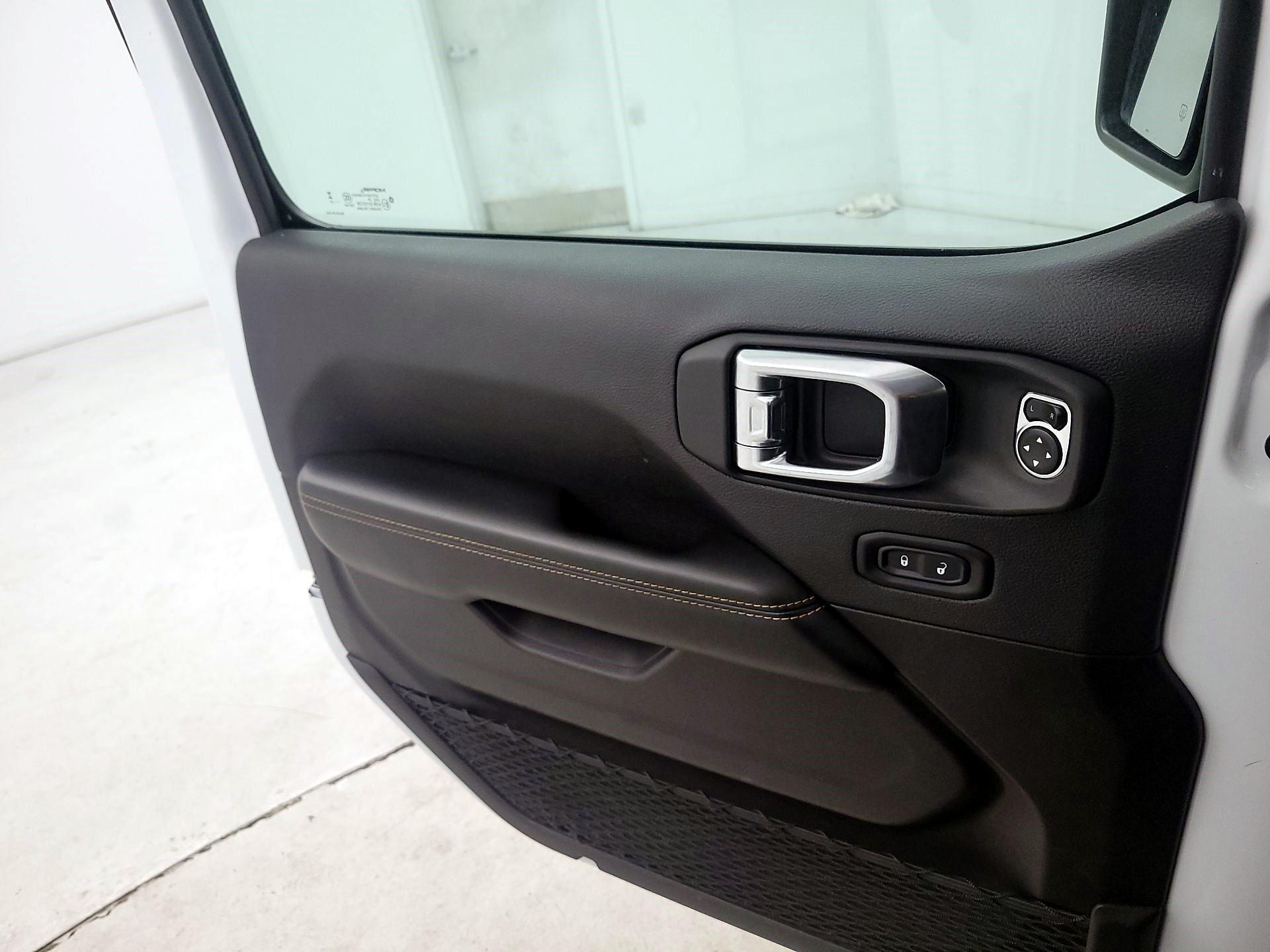 Thumbnail: 2025 Jeep Wrangler - 12