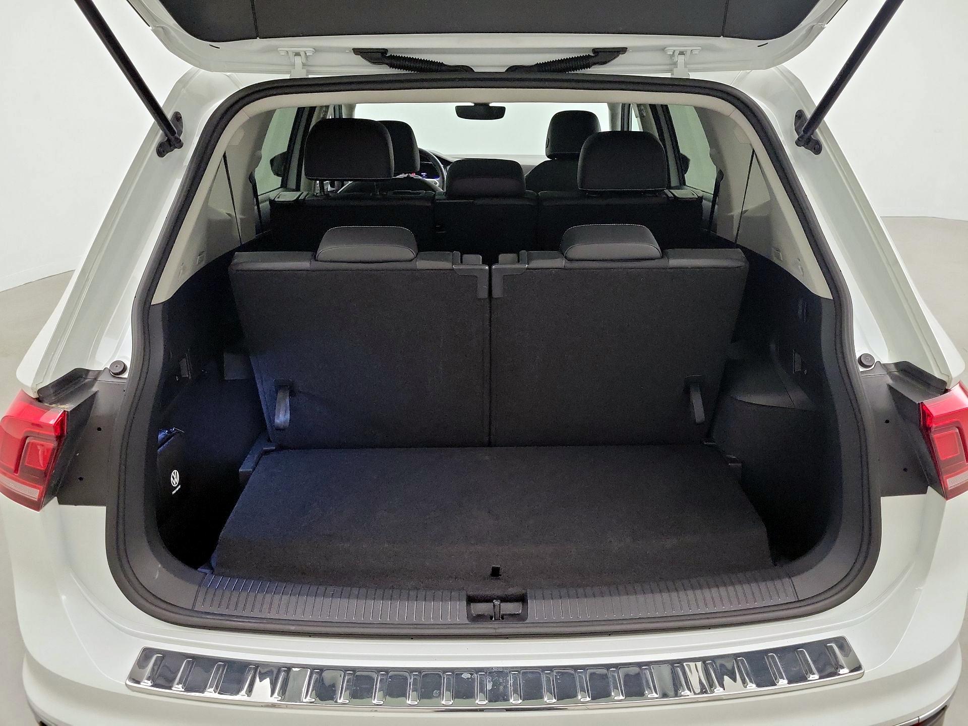 Thumbnail: 2023 Volkswagen Tiguan - 20