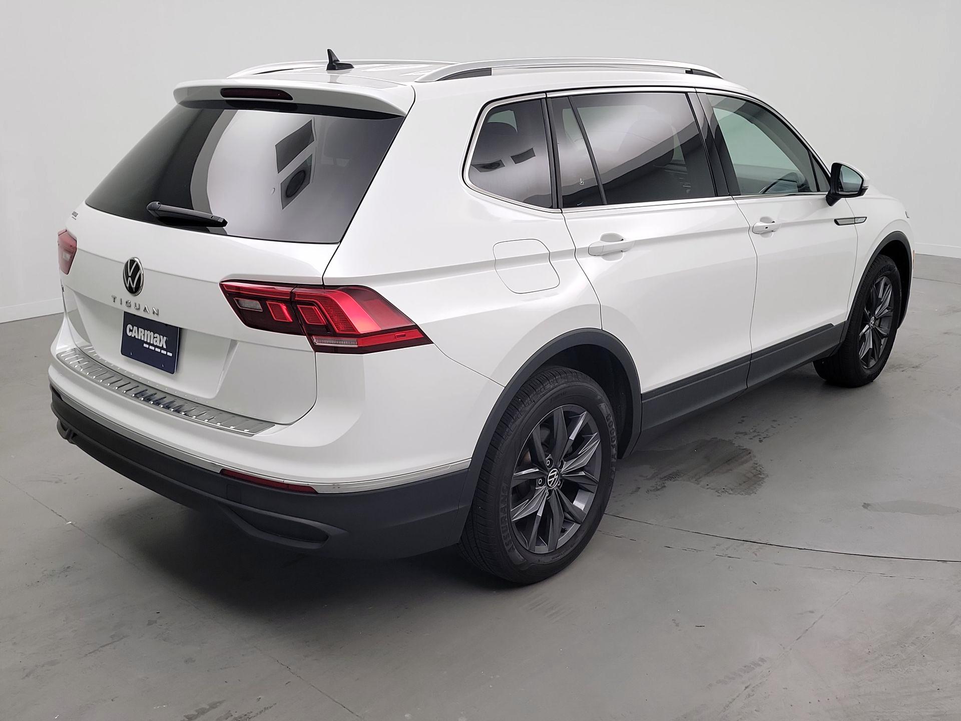 Thumbnail: 2023 Volkswagen Tiguan - 5
