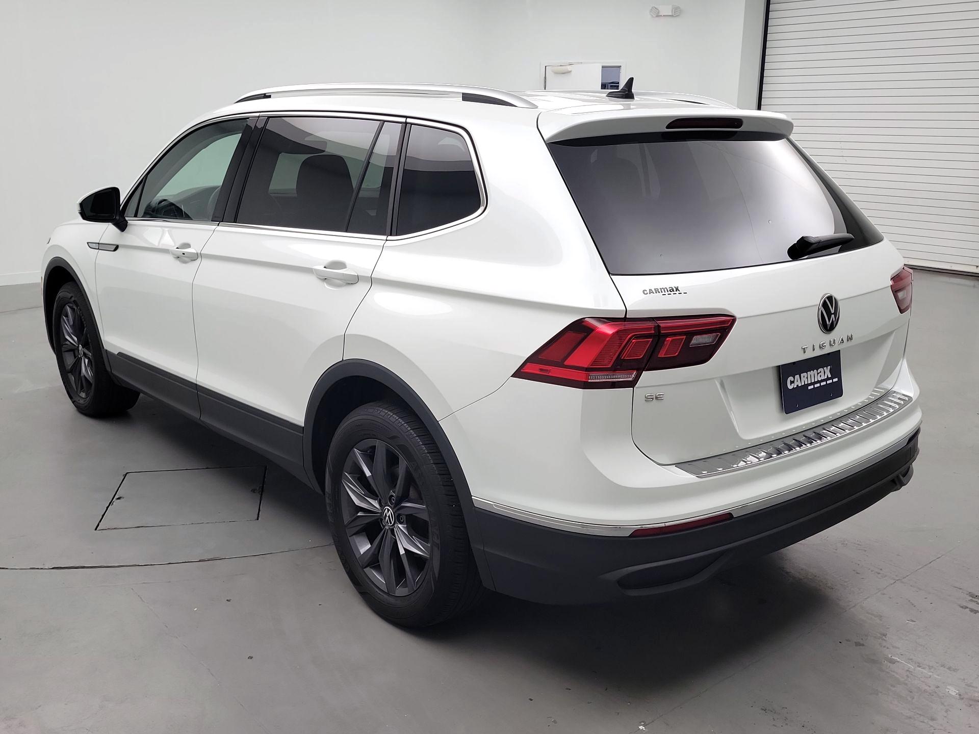 Thumbnail: 2023 Volkswagen Tiguan - 7