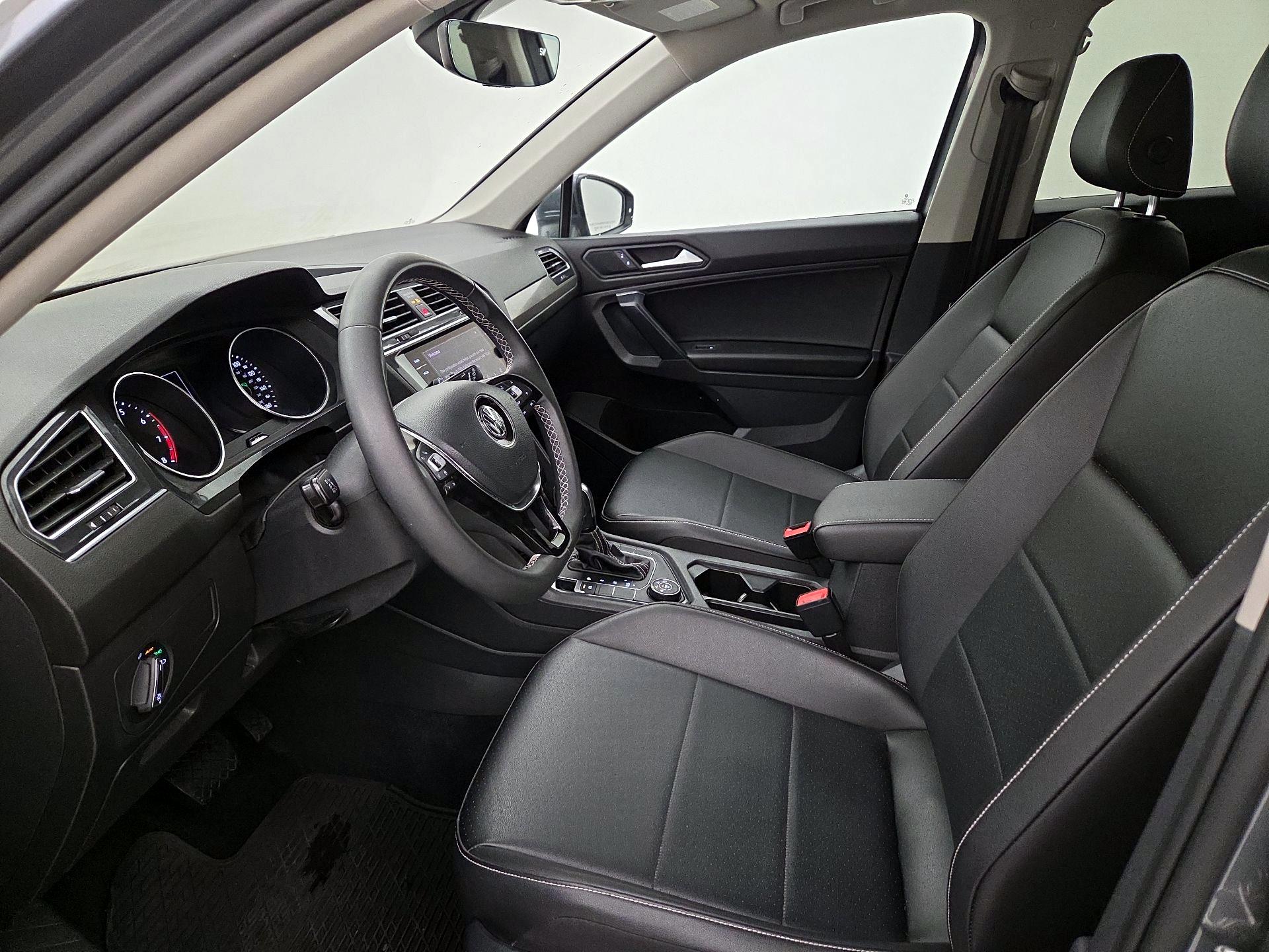 Thumbnail: 2021 Volkswagen Tiguan - 11
