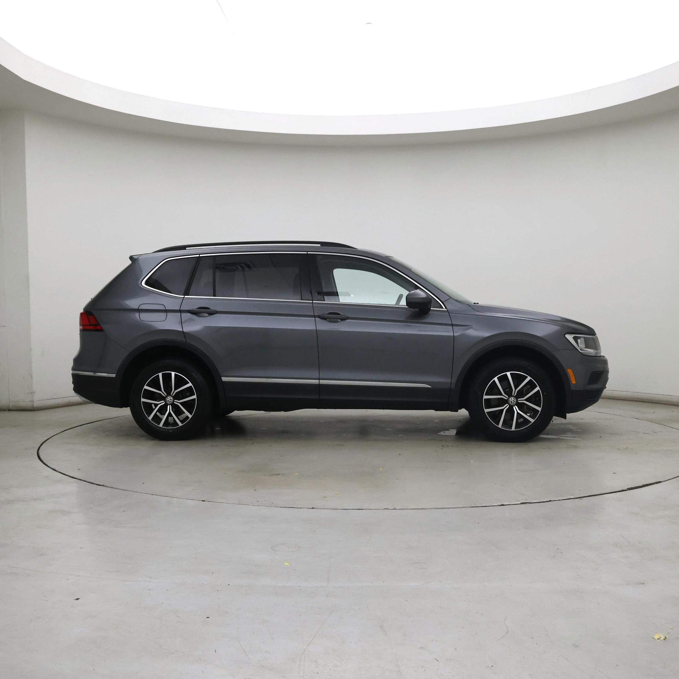Thumbnail: 2021 Volkswagen Tiguan - 7